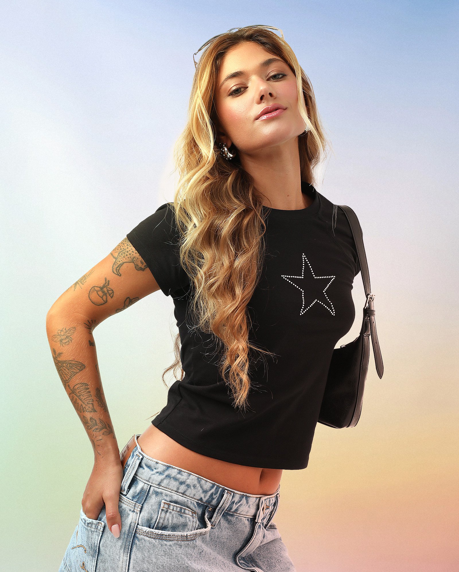 Camiseta cropped estrela pedraria - Preto | Makai + Riachuelo