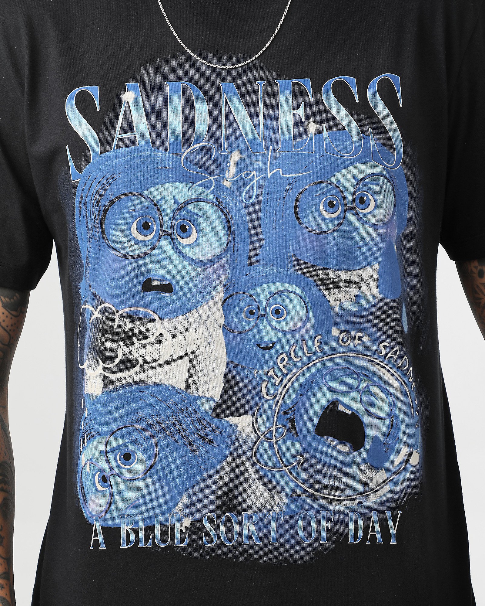 Camiseta masculina Divertida Mente Tristeza preta | FANLAB — foto 6
