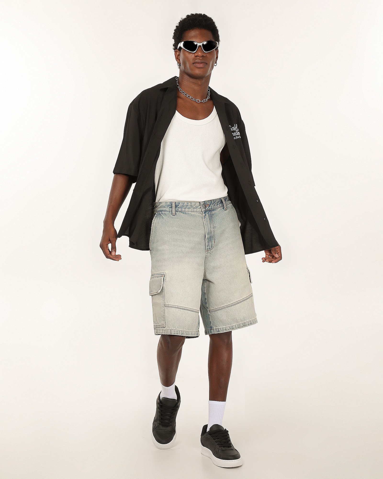 Bermuda jeans masculina ampla bolsos cargo denim claro | Pool Jeans