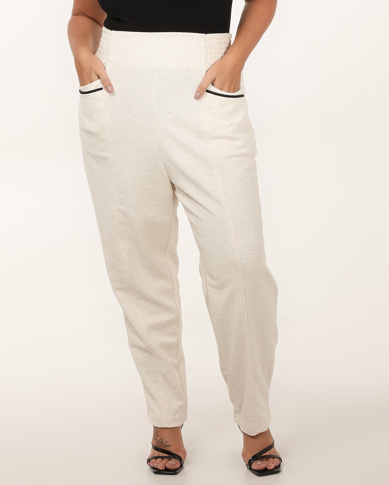 Calça plus size feminino alfaiatada com textura - Bege Claro Mescla | AK Plus by Riachuelo