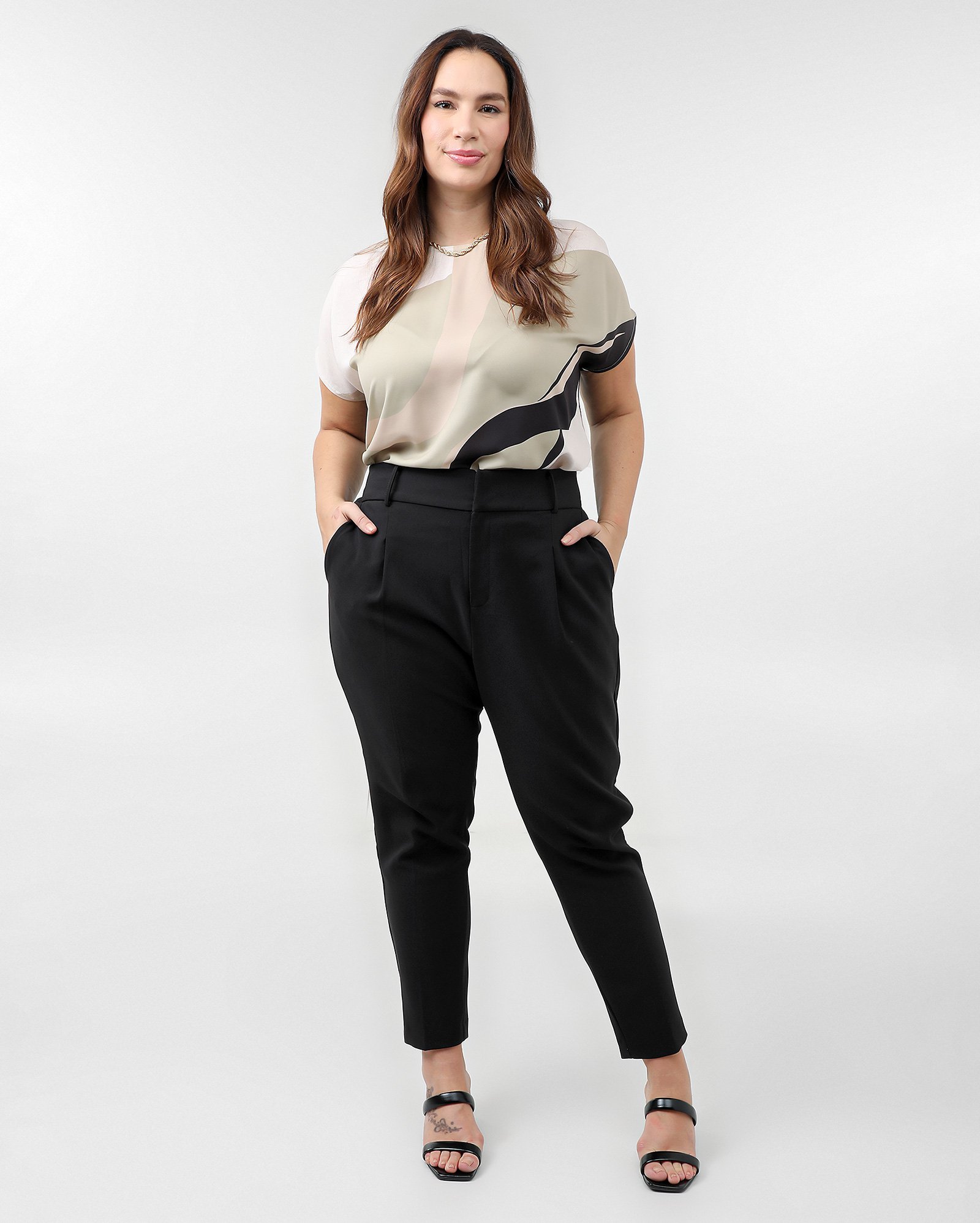 Blusa plus size feminina manga curta abstrata multicor | AK Plus by Riachuelo