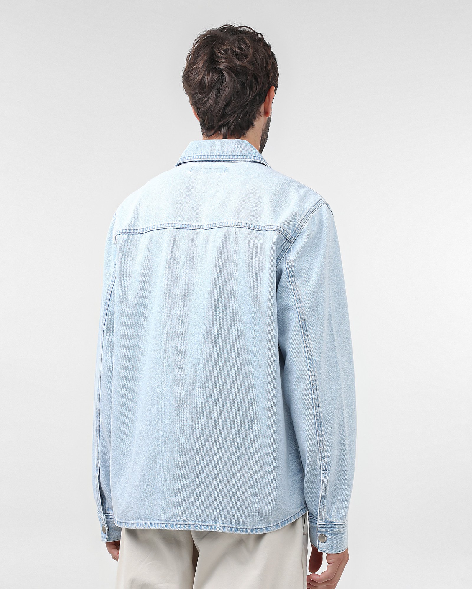 Overshirt jeans masculina bolsos frontais denim claro | Pool Jeans