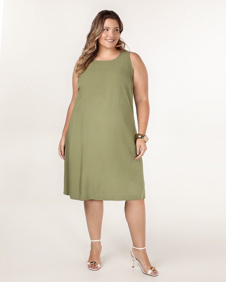 Riachuelo Vestido plus size midi reto em viscose liso verde AK