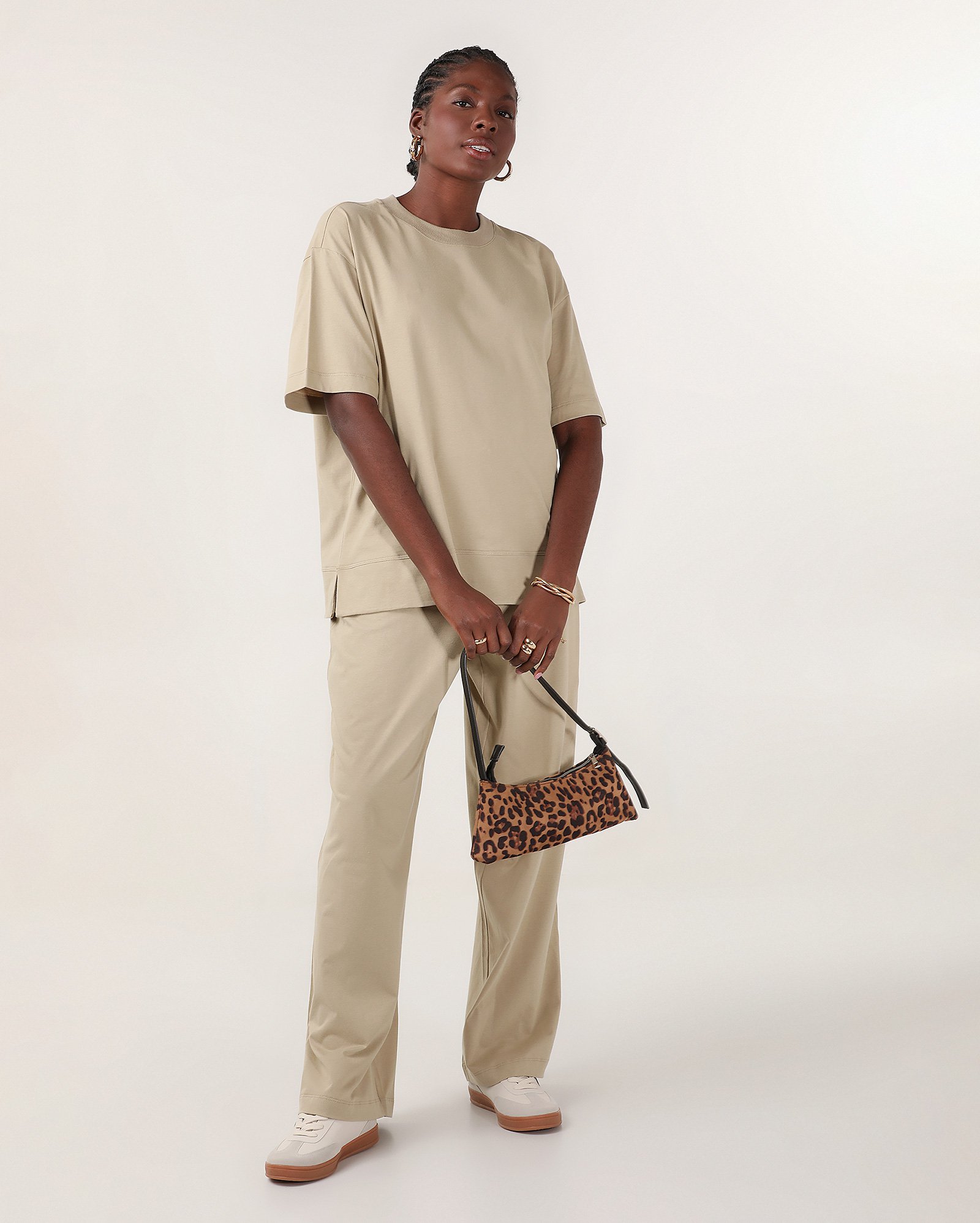 Calça feminina reta de algodão com cós elástico - Verde Musgo | AK by Riachuelo