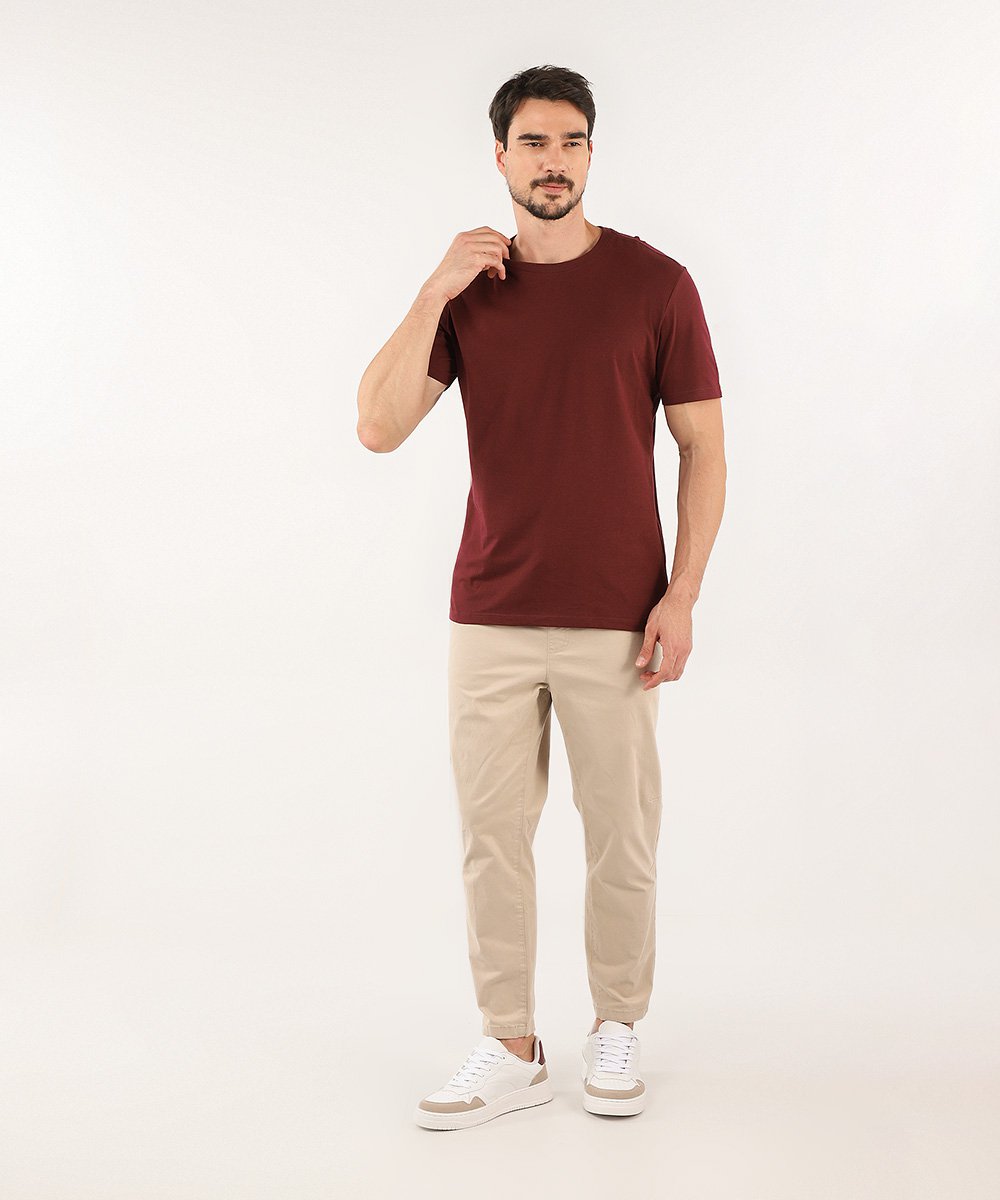 Camiseta masculina Essencial Regular - Vinho