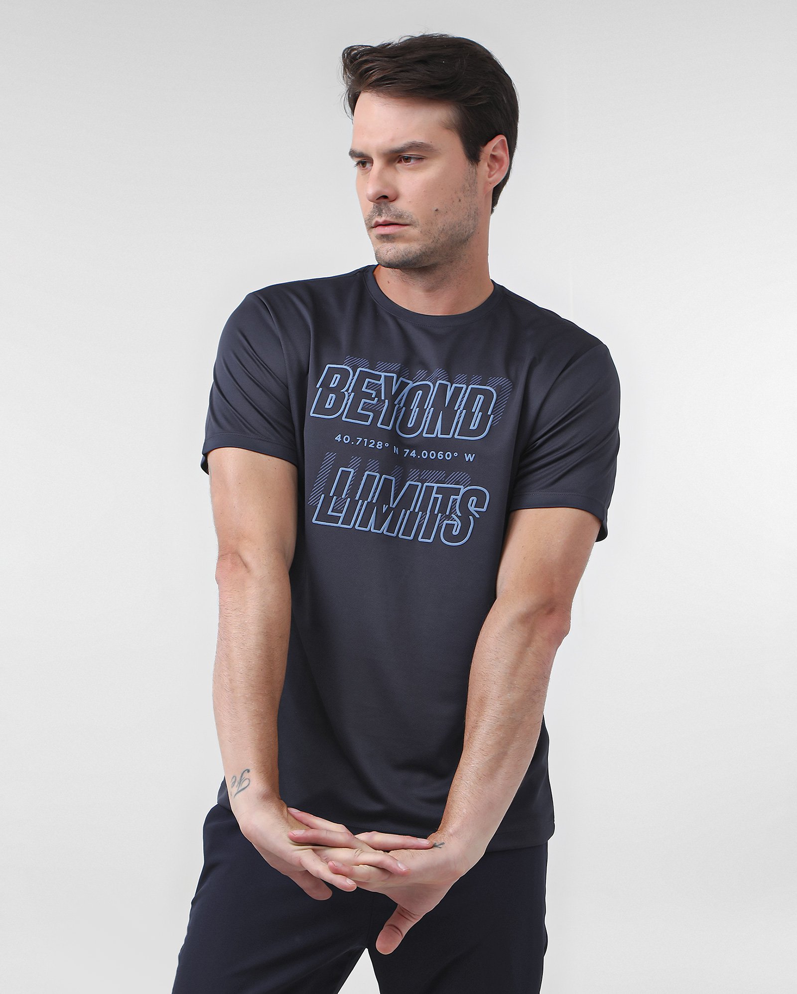 Camiseta esportiva masculina beyond limits azul | Body Work
