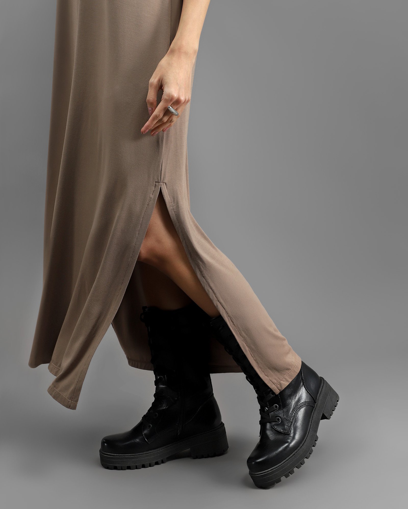Vestido midi Tech UltraFresh - Marrom