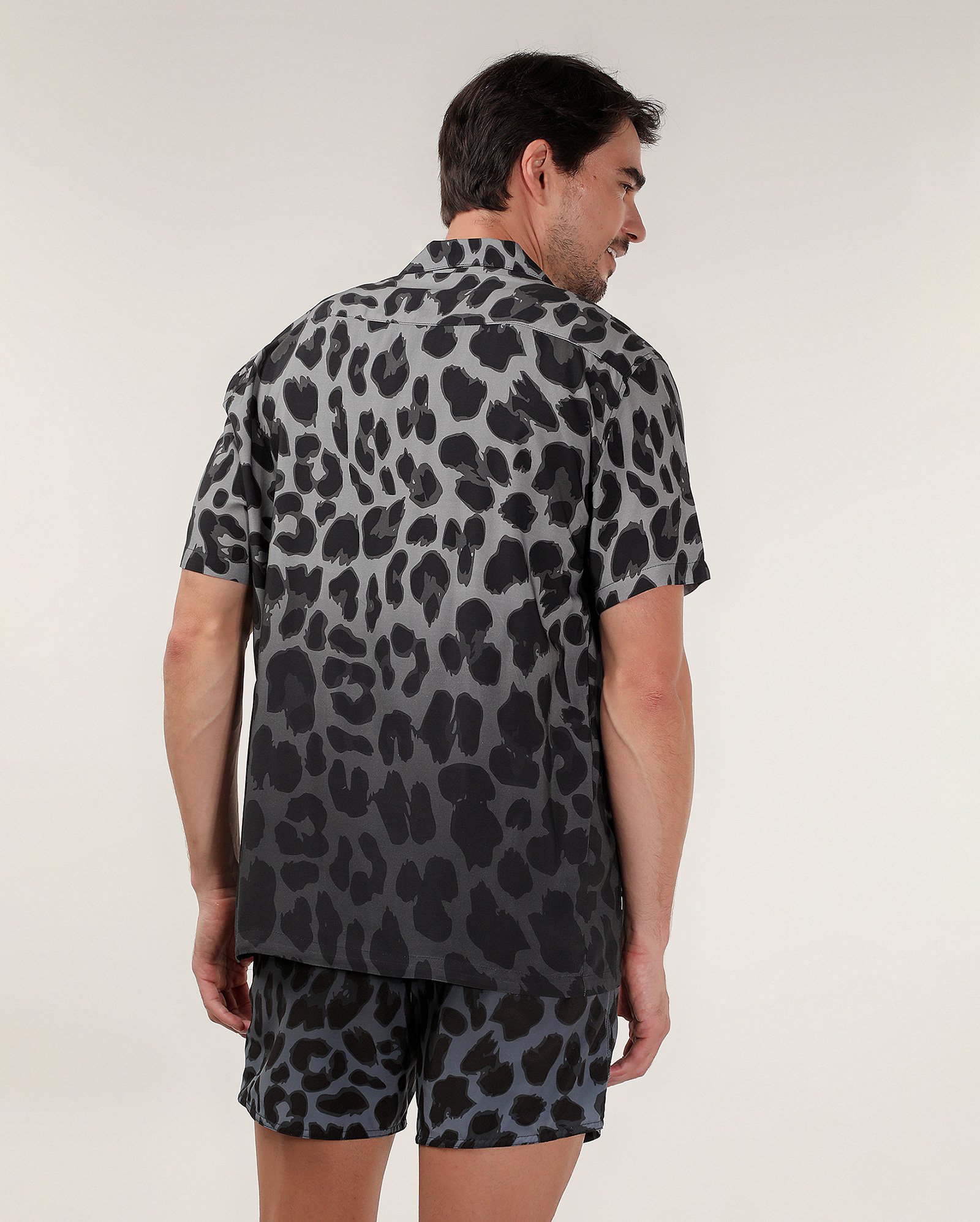 Camisa masculina bowling em viscose onça degradê preta | Pool