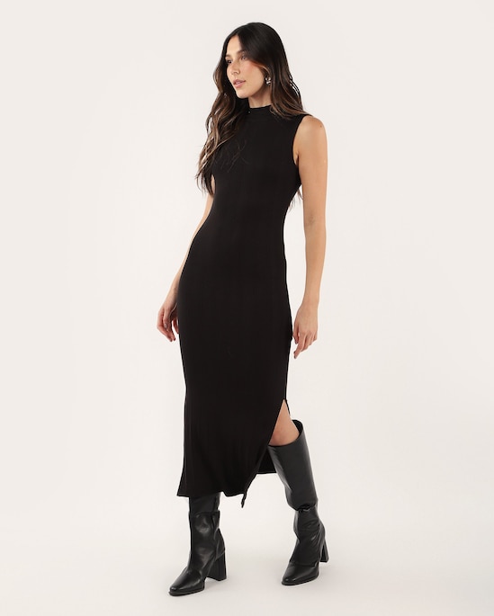 Vestido midi reto canelado com fenda preto