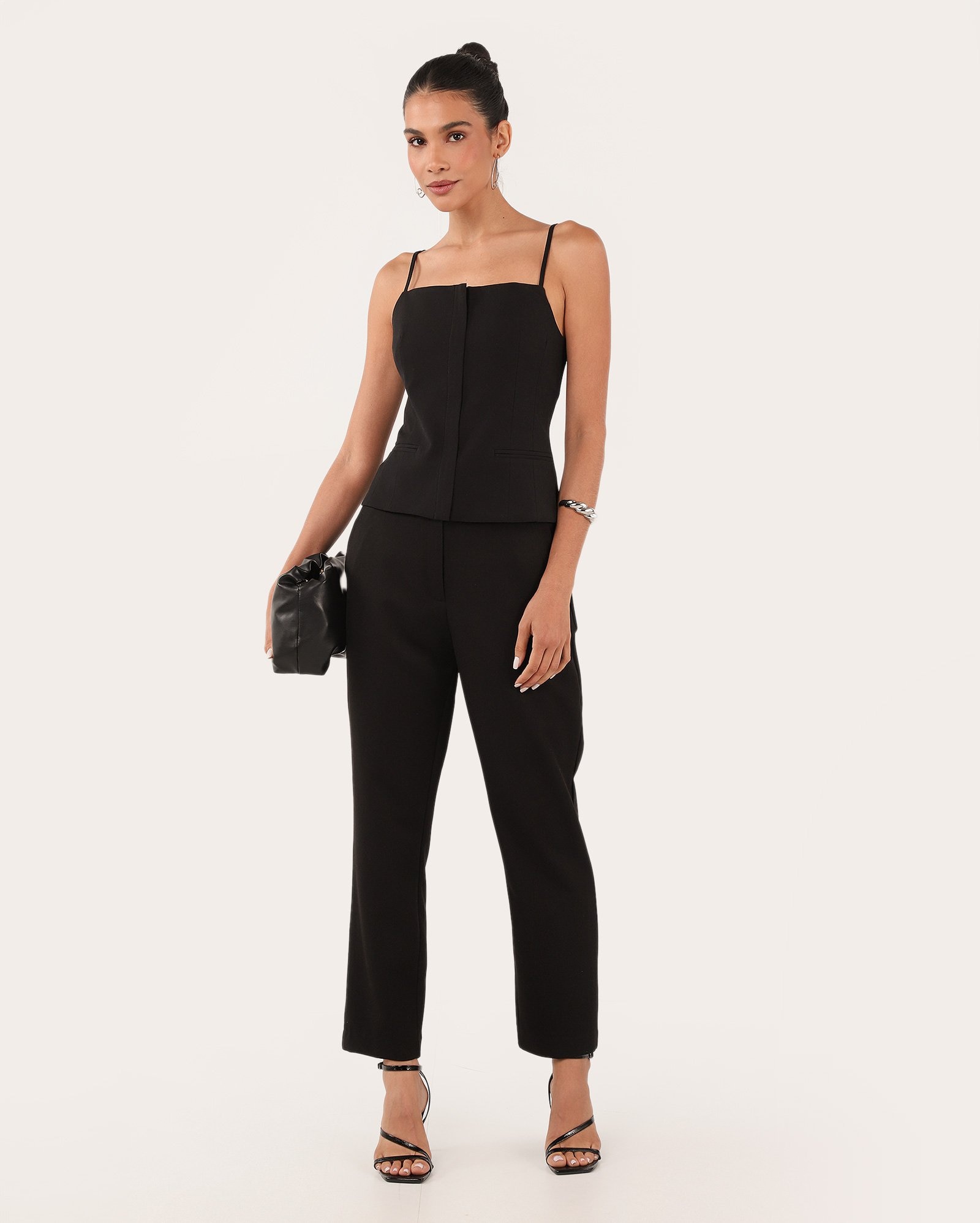 Calça feminina cenoura alfaiatada - Preto