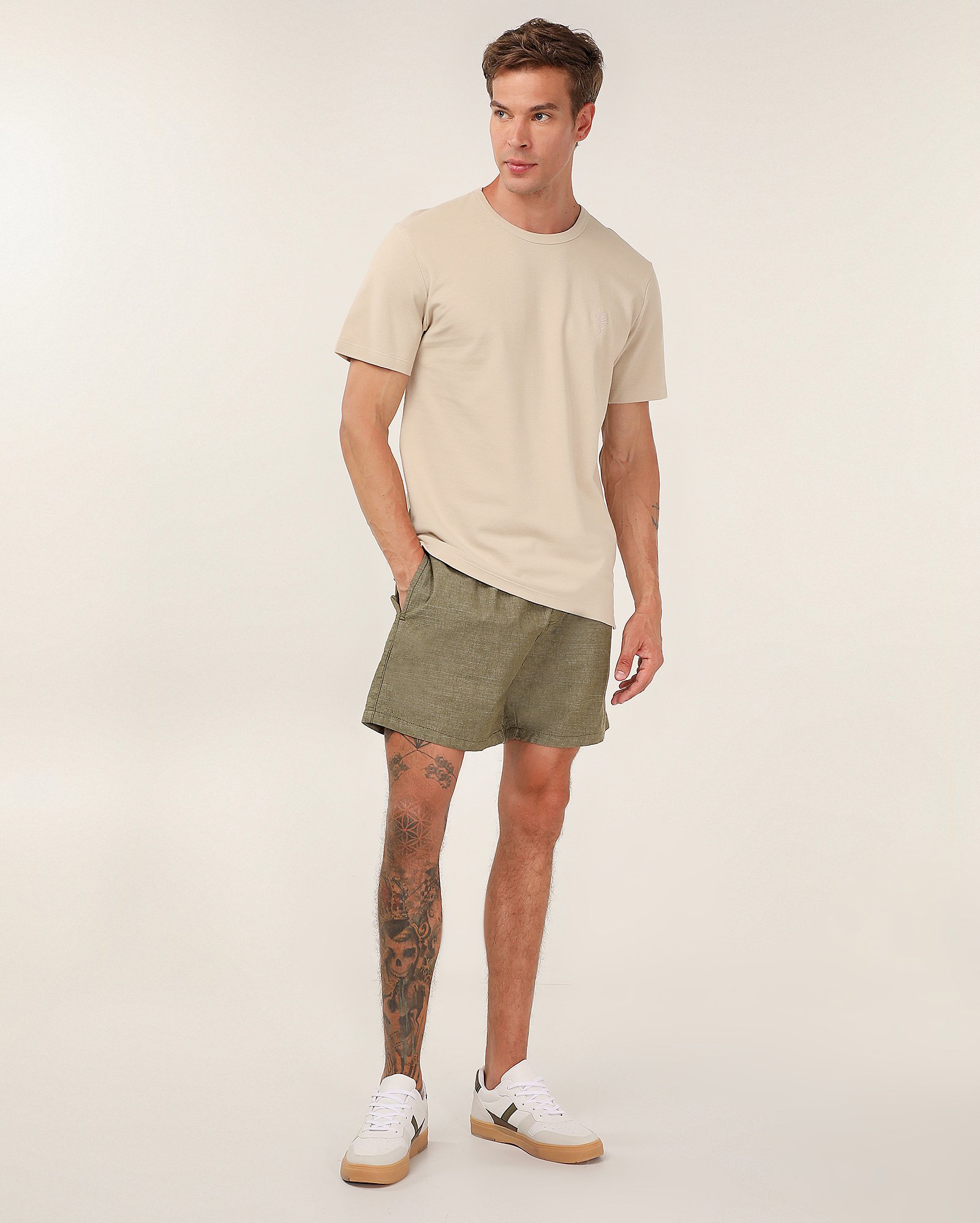 Bermuda sarja masculina com cós elástico e cordão - Verde Musgo | Pool Jeans