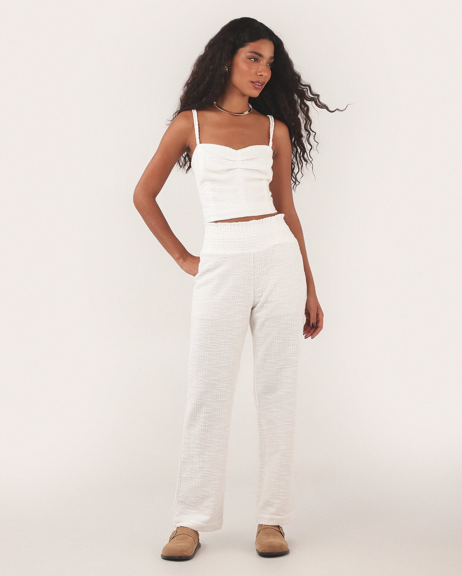 Calça feminina reta em tecido bouclé - Branco | Missinclof + Riachuelo