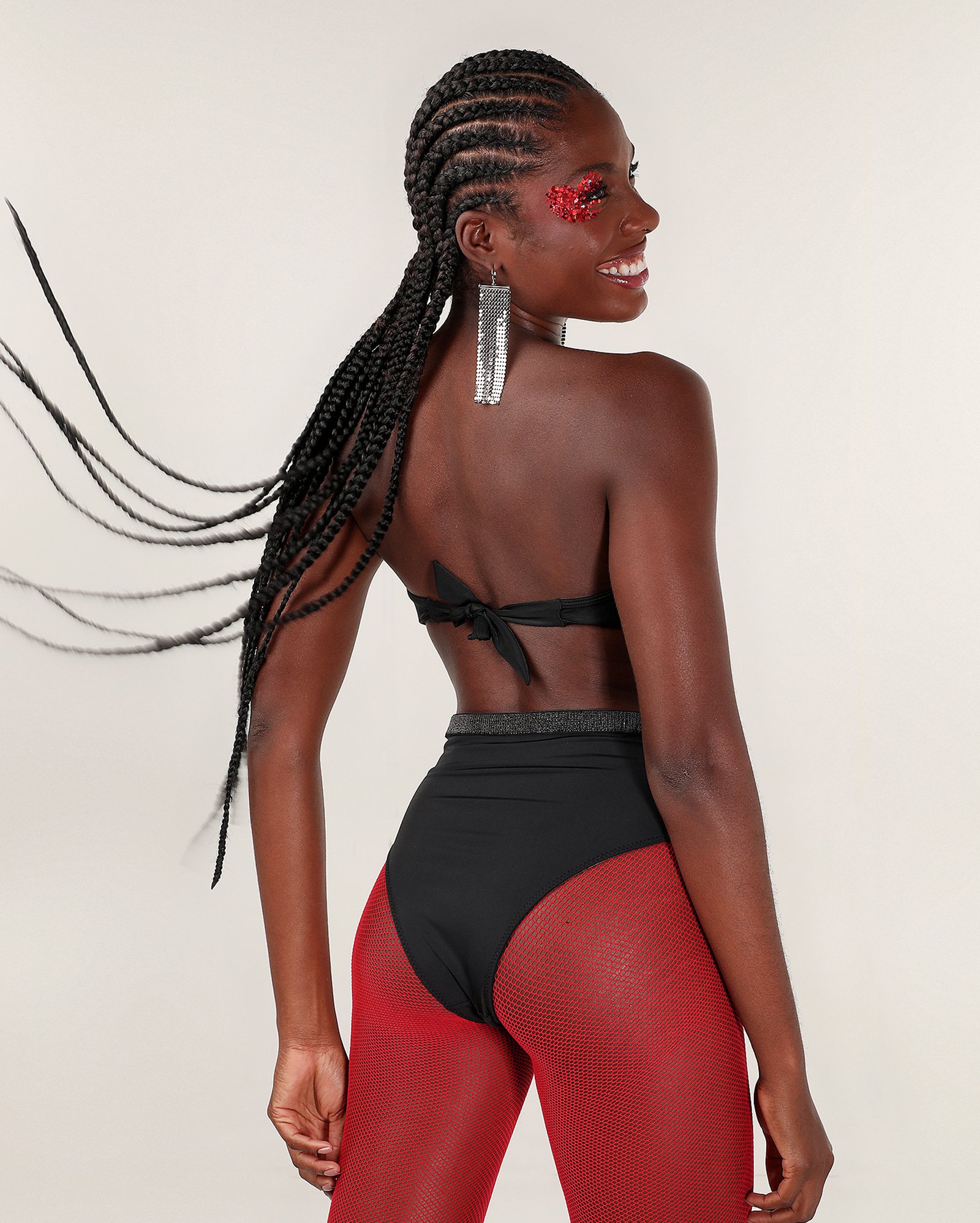 Biquíni top beijos strapless preto — foto 6