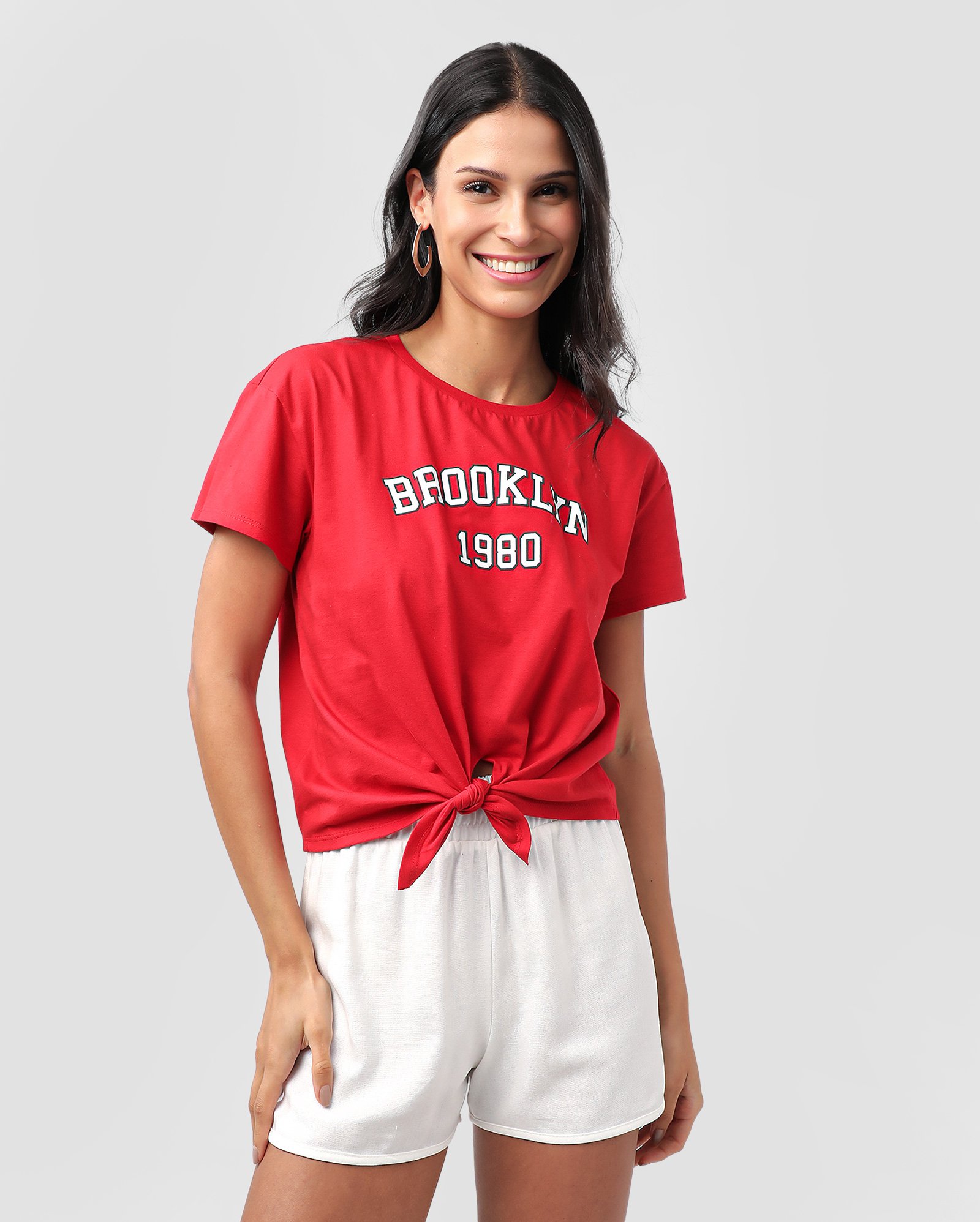 Camiseta feminina manga curta lettering com nó - Vermelho | Pool