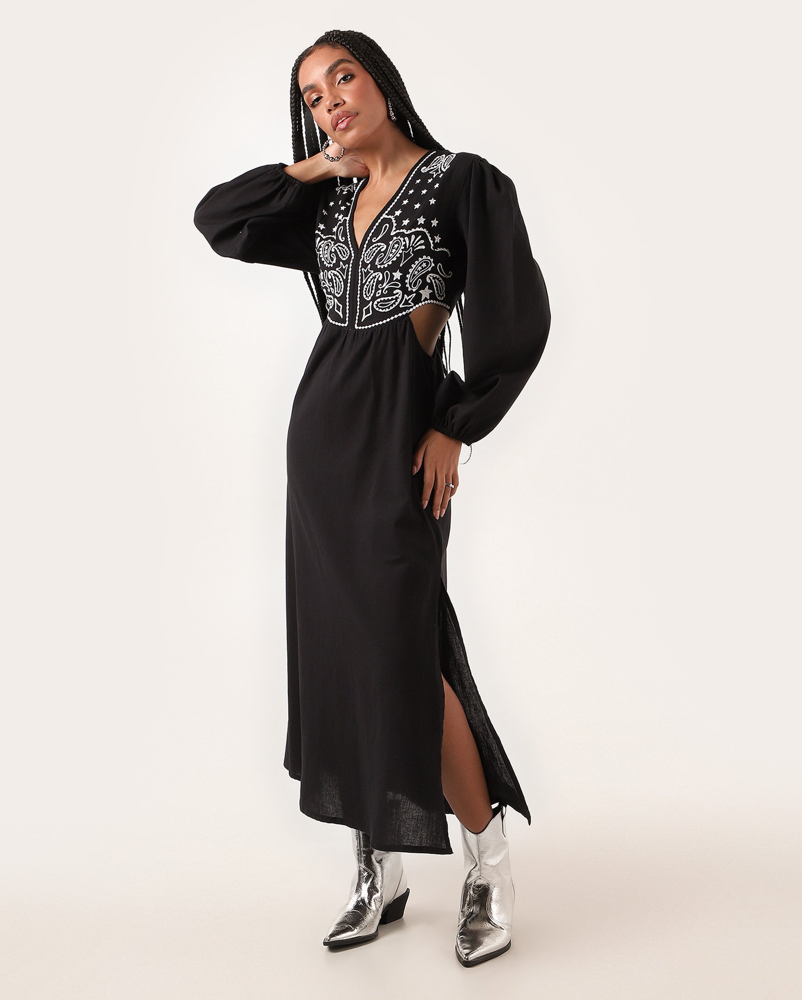 Vestido midi cut out bordado western preto | Pool