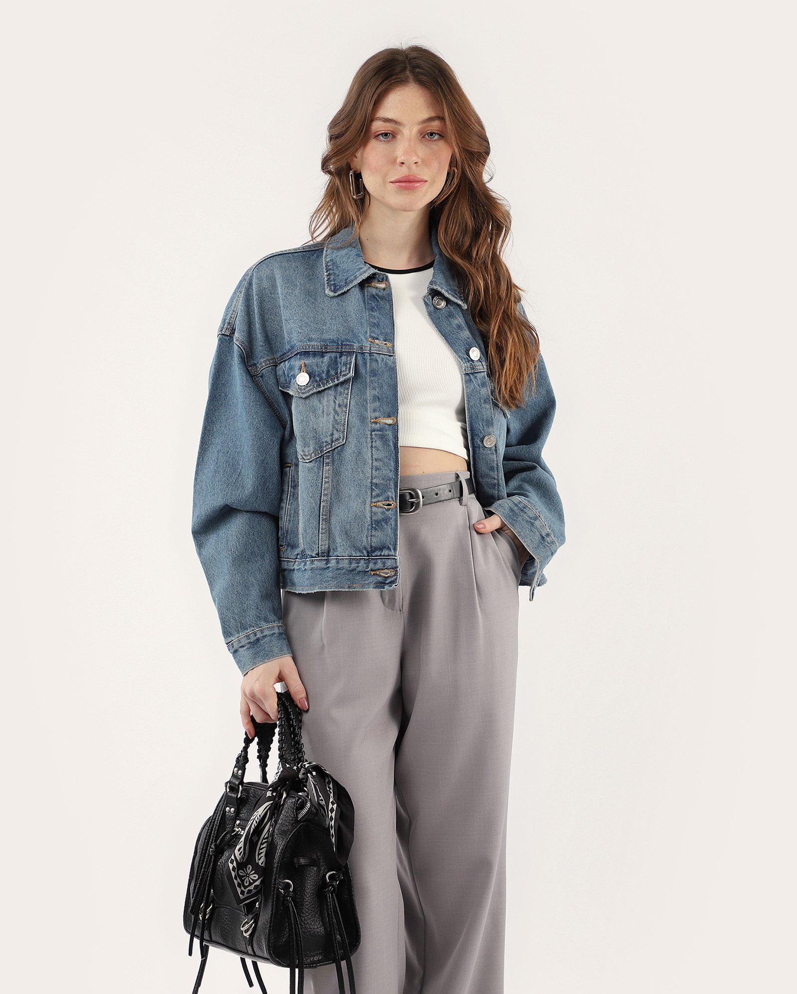 Jaqueta jeans feminina com manga ampla denim médio | Pool Jeans