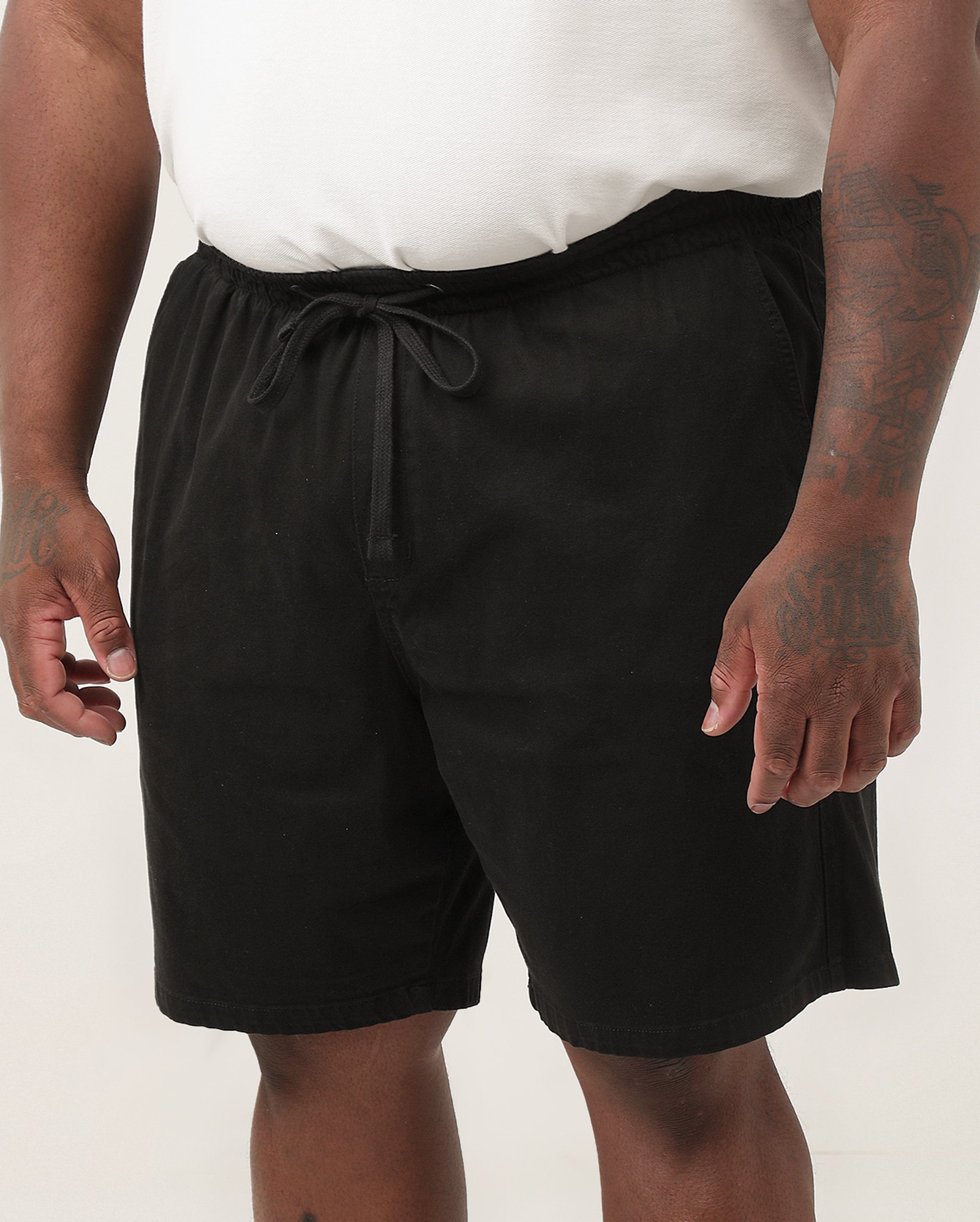 Bermuda sarja plus size masculina reta cós elástico preta | Original Plus by Riachuelo