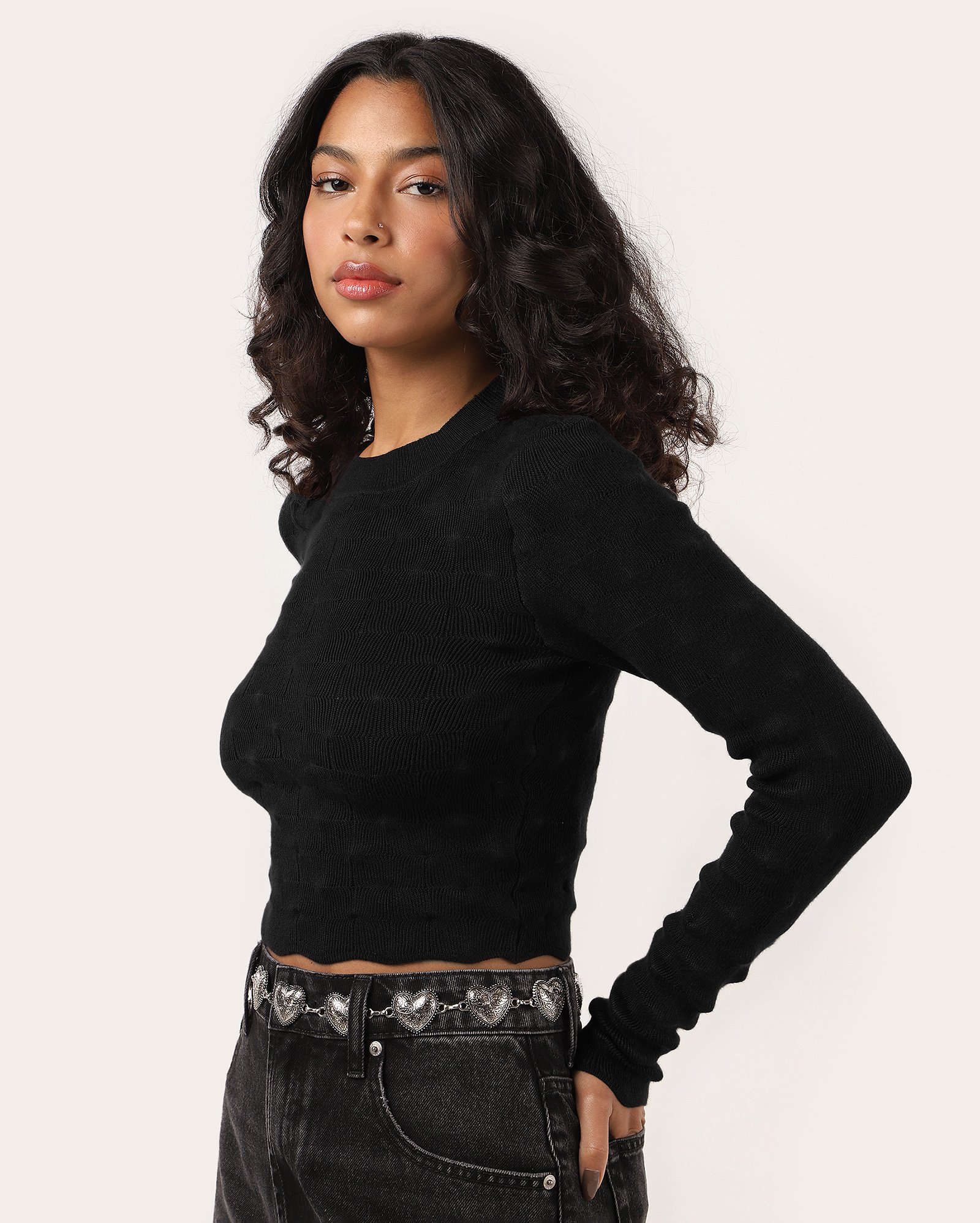 Blusa cropped tricot manga longa texturizada preta | Pool