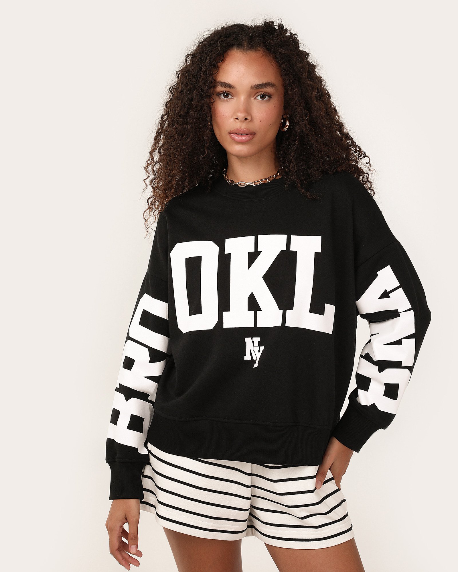 Blusa de moletom feminina com felpa NY 95 preta | Pool