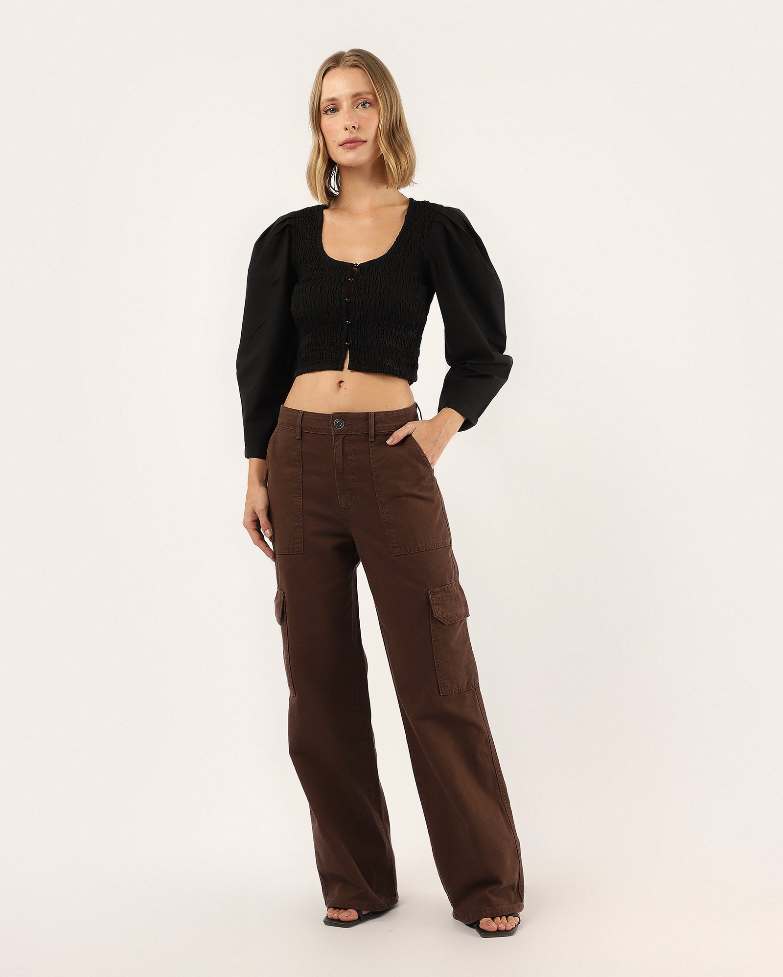 Calça jeans feminina wide leg cintura alta cargo - Marrom Escuro | Pool Jeans