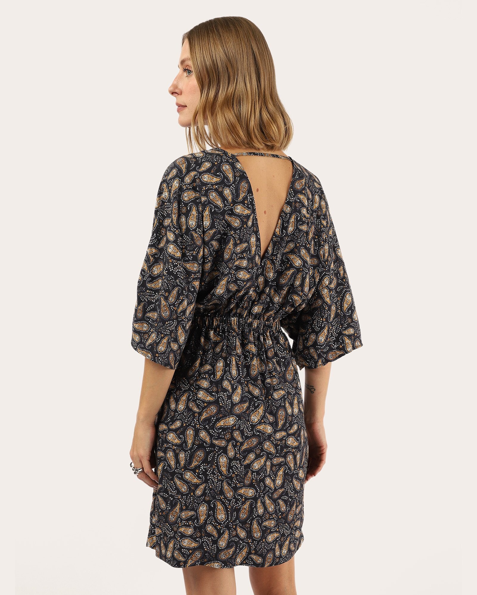 Vestido curto envelope em viscose paisley - azul — foto 6
