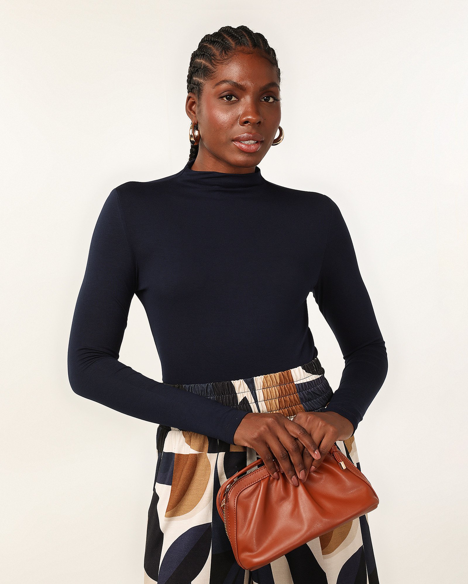 Blusa feminina em viscose com gola alta azul