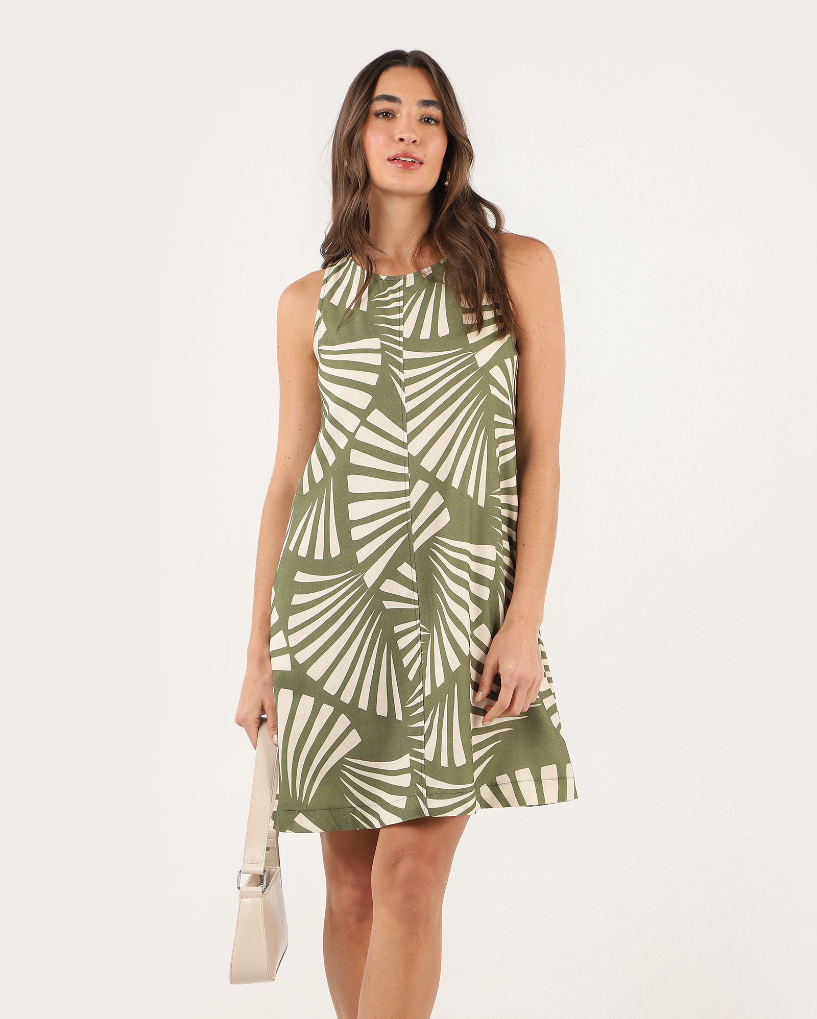 Vestido curto em viscolinho Lica estampado verde | AK by Riachuelo