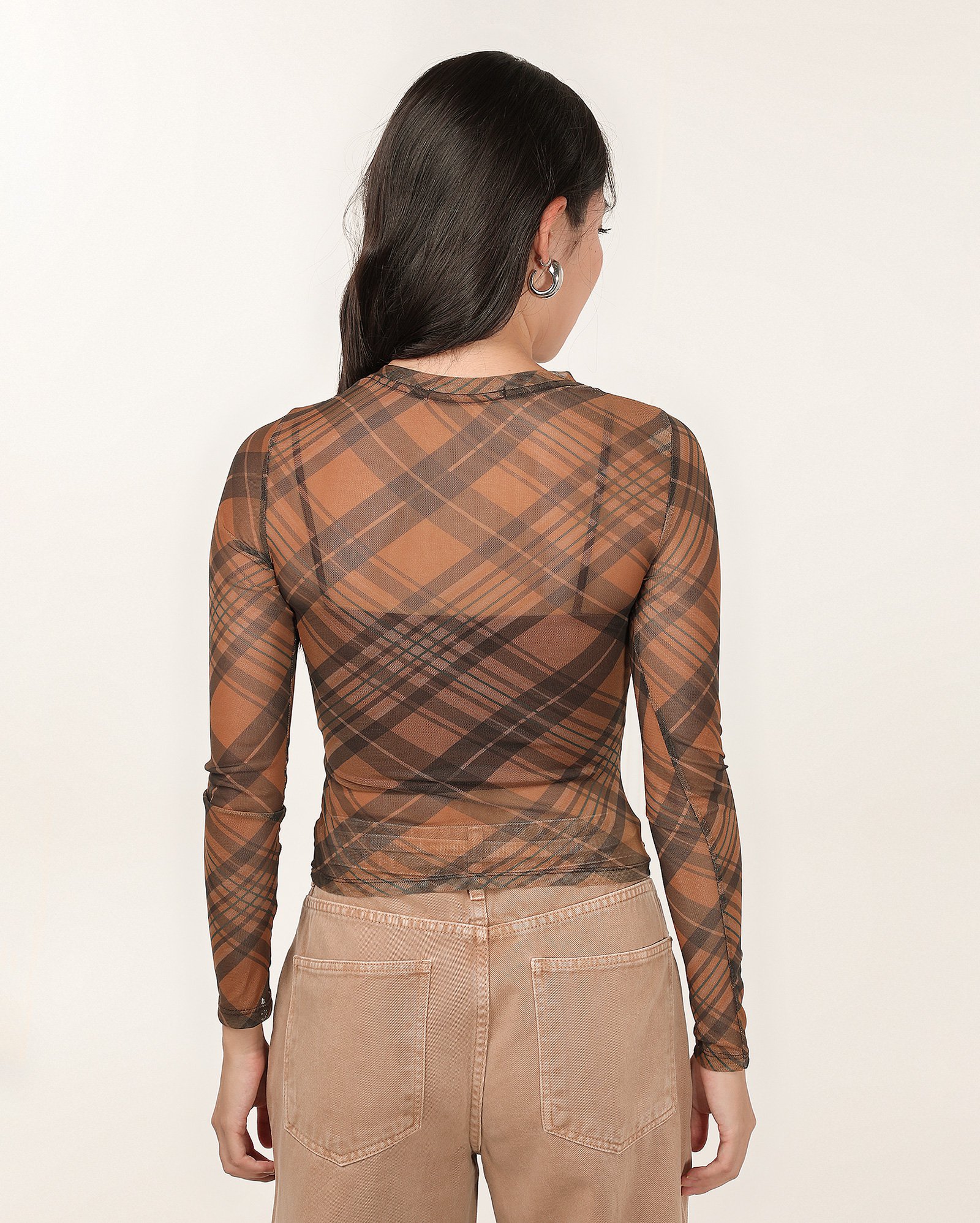 Blusa feminina em tule Marisse xadrez bege — foto 6