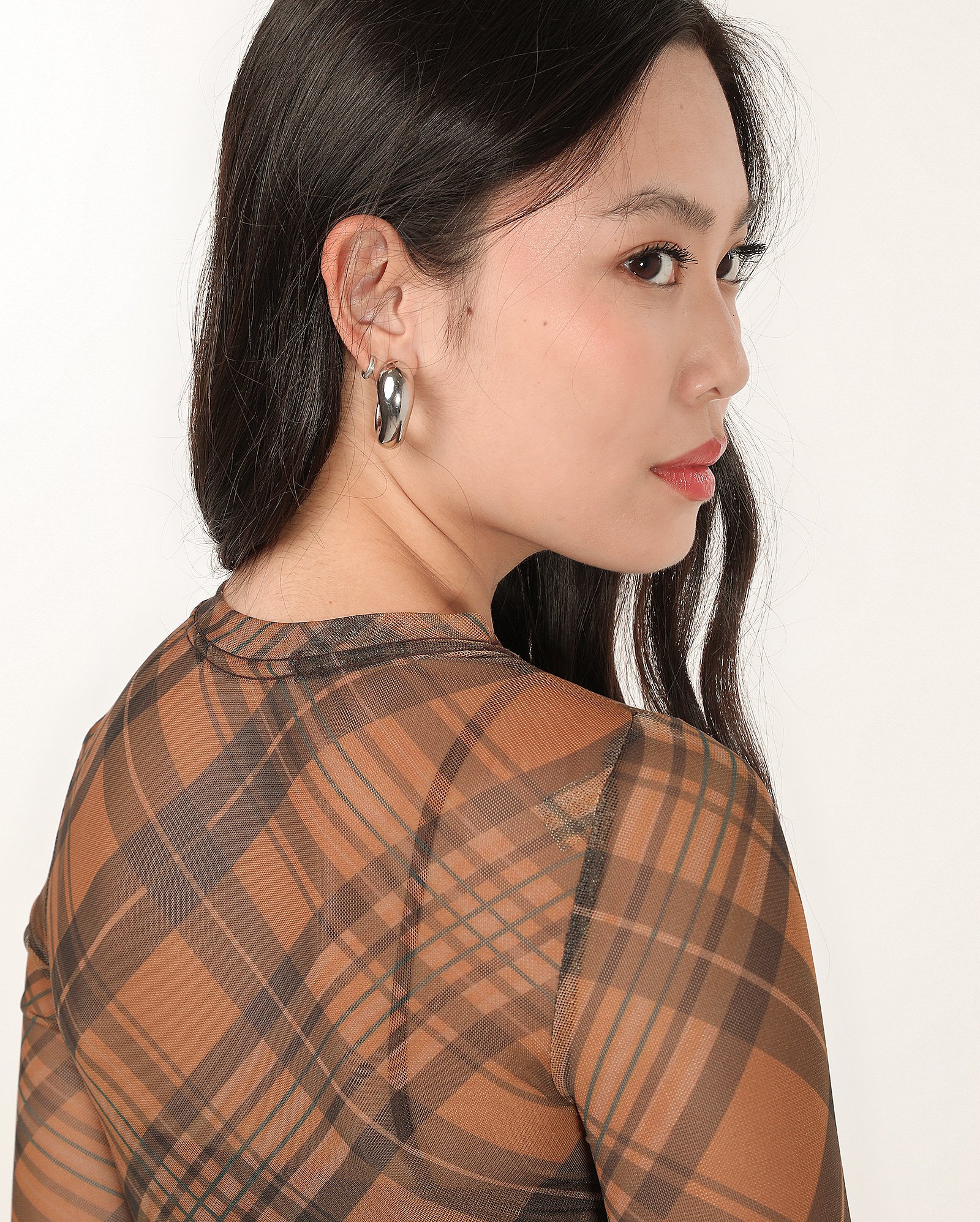 Blusa feminina em tule Marisse xadrez bege — foto 4