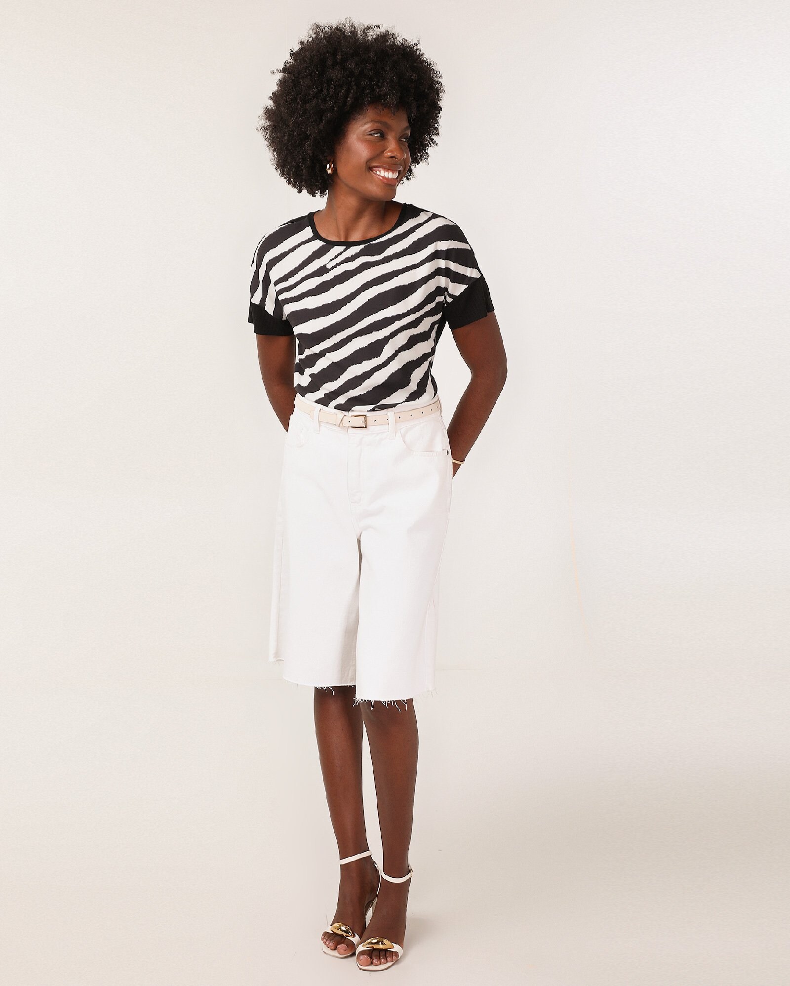 Blusa feminina ampla Bia zebra estampa preta — foto 3