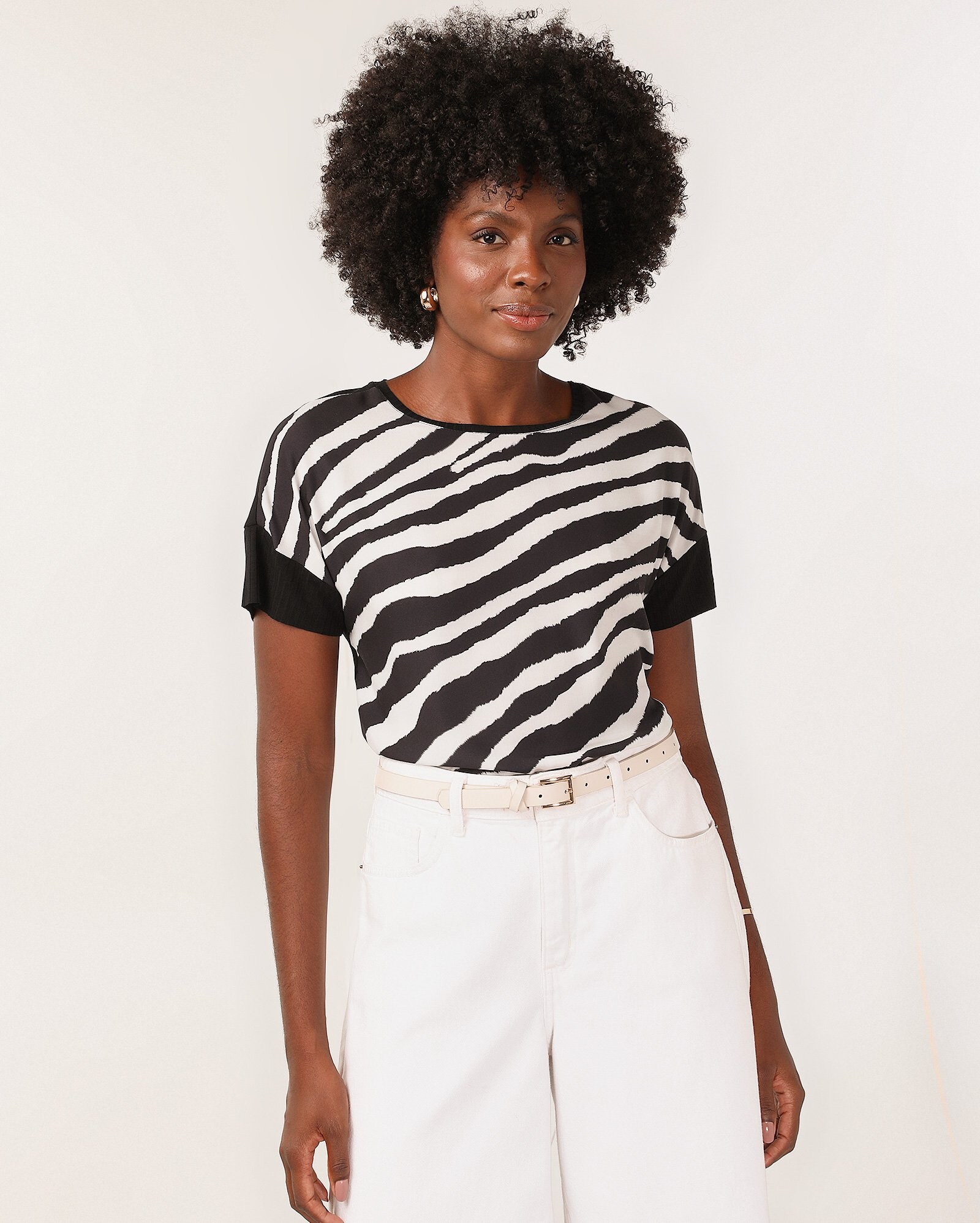Blusa feminina ampla Bia zebra estampa preta