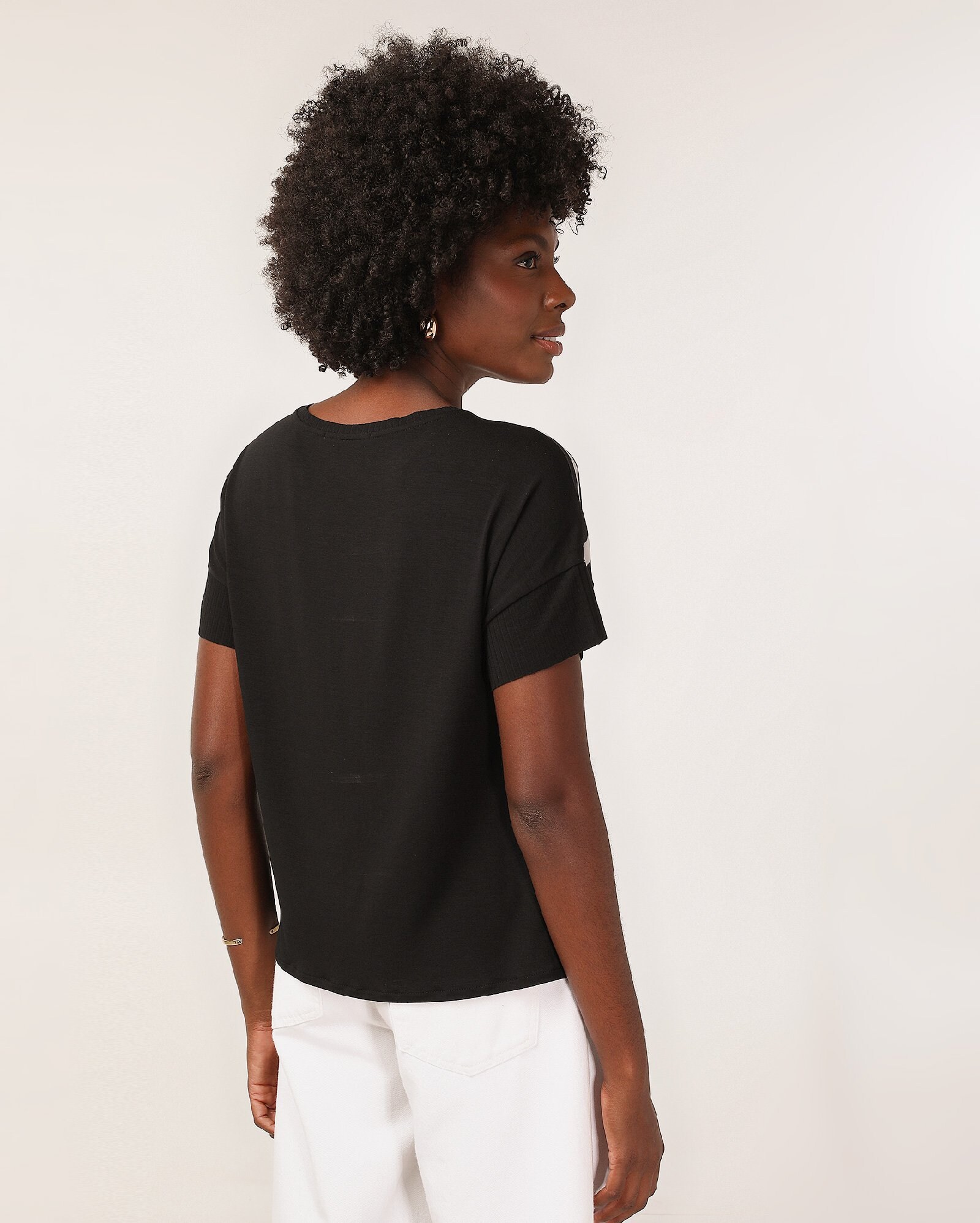 Blusa feminina ampla Bia zebra estampa preta — foto 2