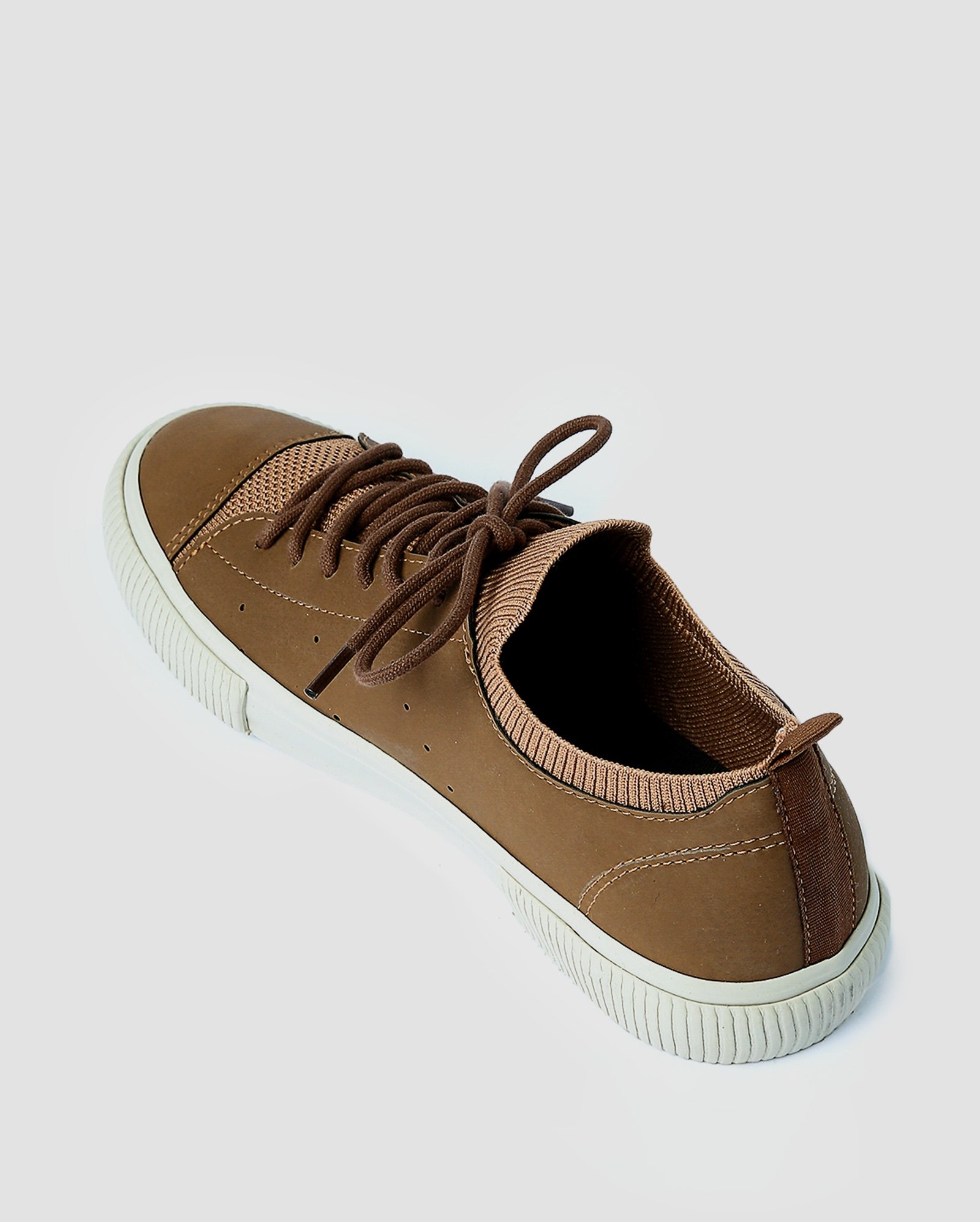 Tênis masculino casual com cadarço marrom | Riachuelo