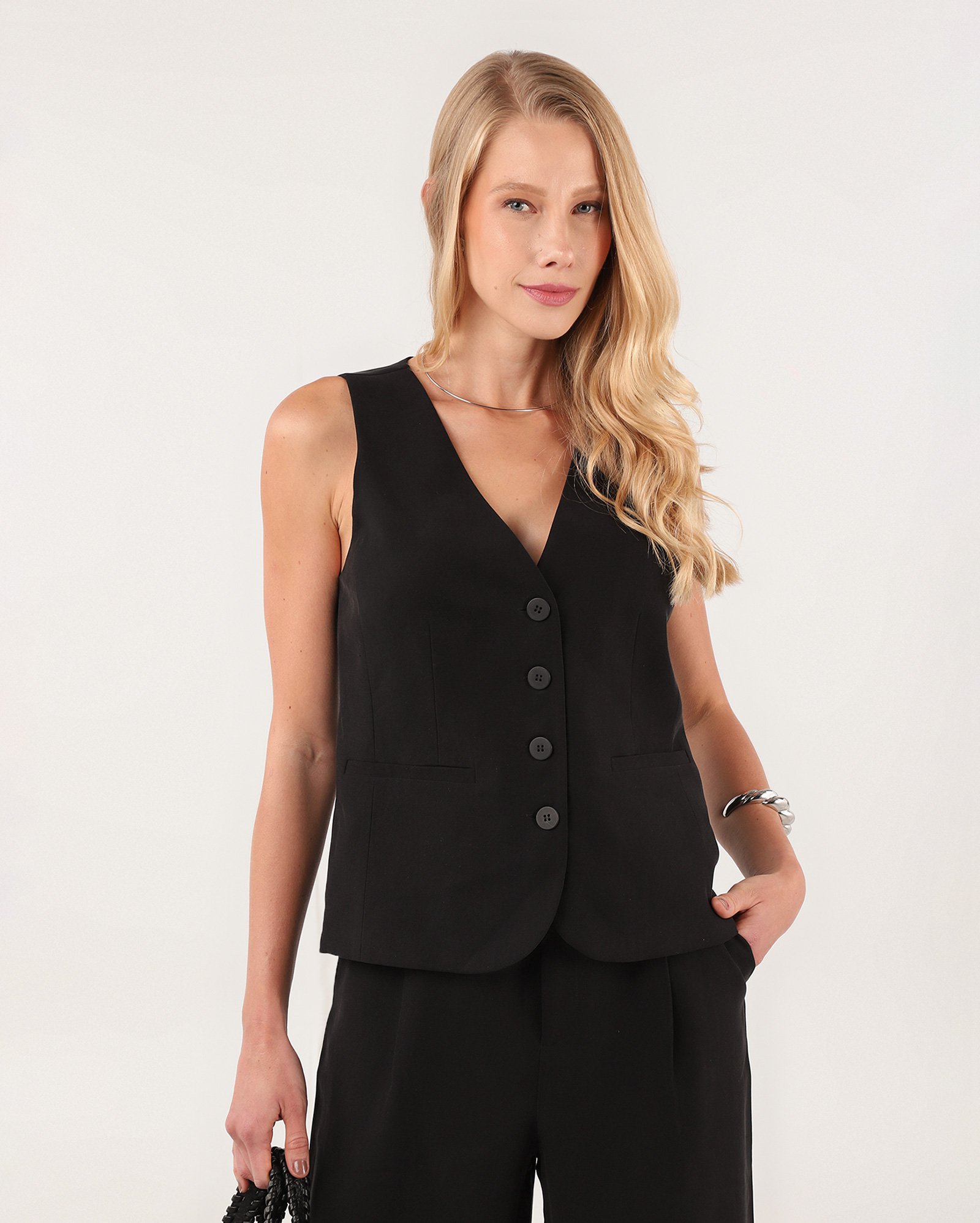 Colete feminino alfaiatado decote V - Preto