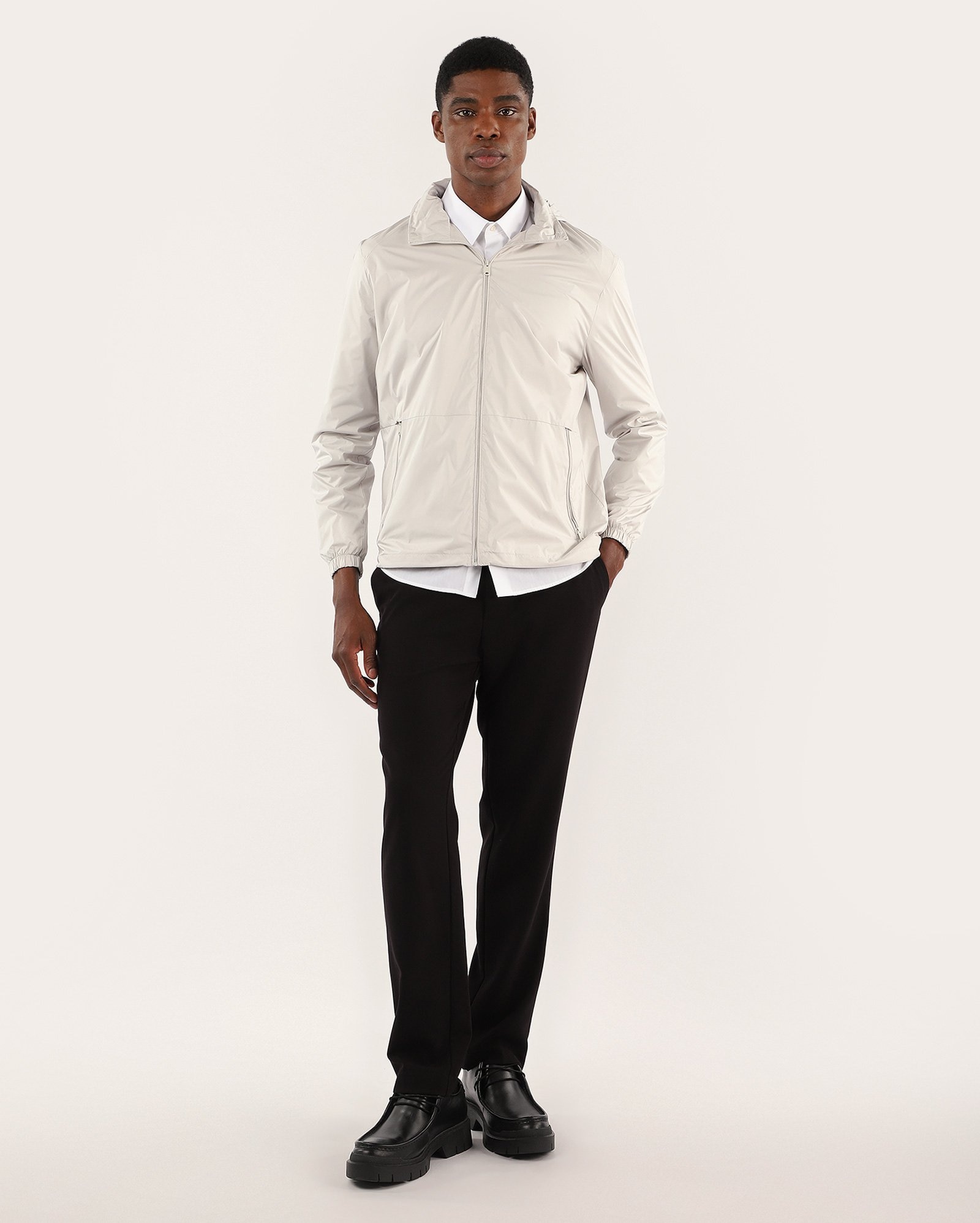 Jaqueta masculina regular com capuz e bolsos cinza