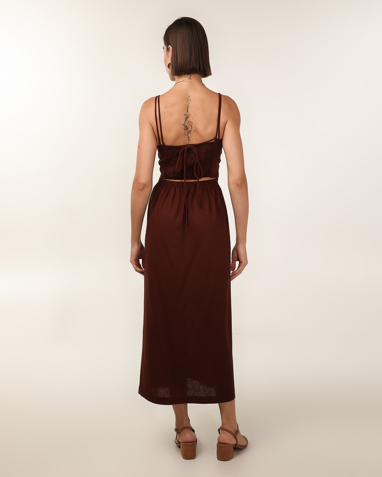 Vestido midi evasê em viscolinho decote coração - Marrom | AK by Riachuelo
