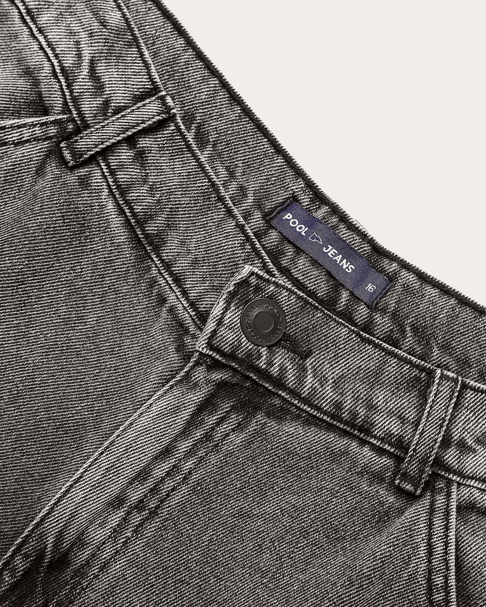 Bermuda black jeans juvenil skater estonada com bolsos cargo | Pool