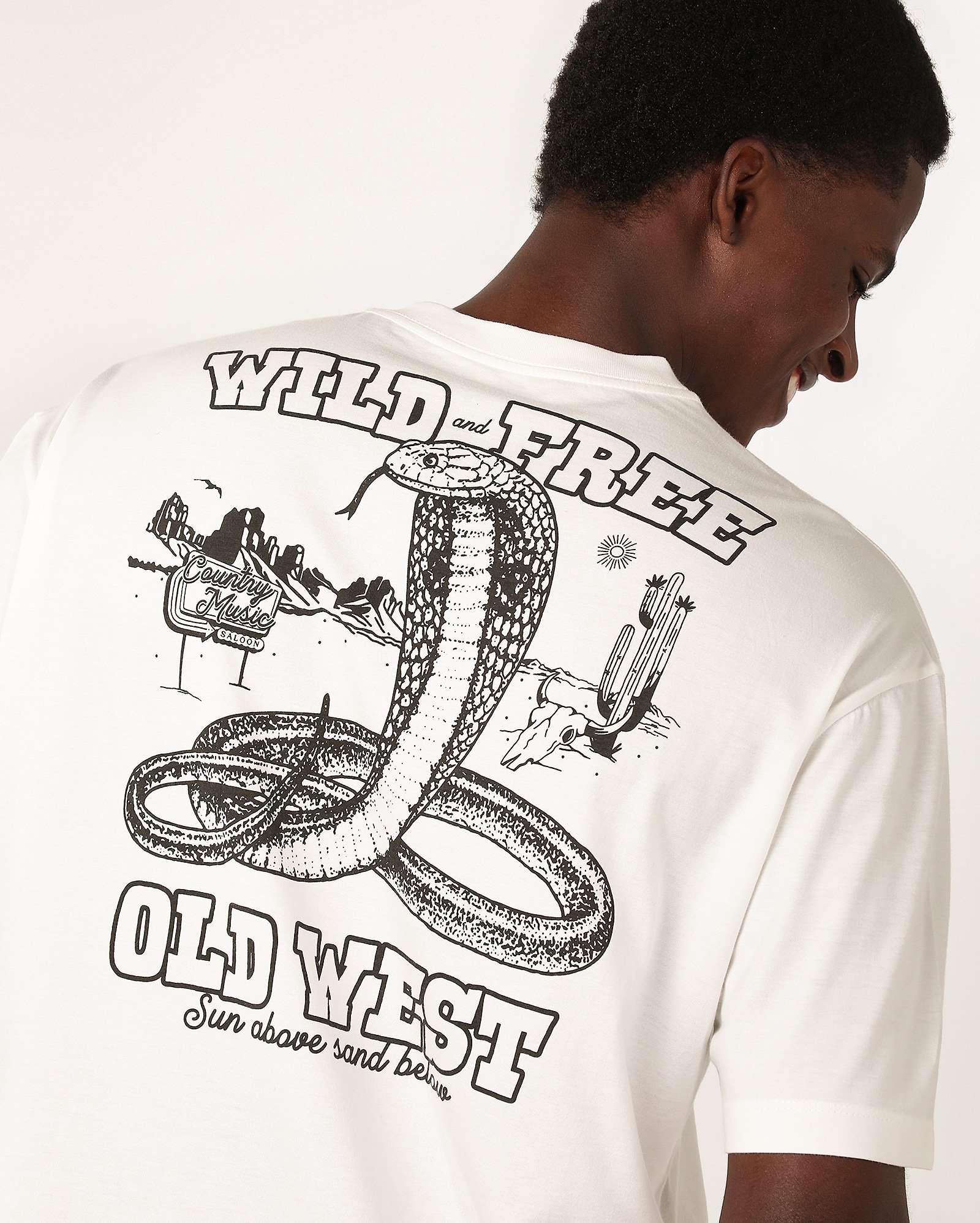 Camiseta masculina regular wild and free branca | Pool