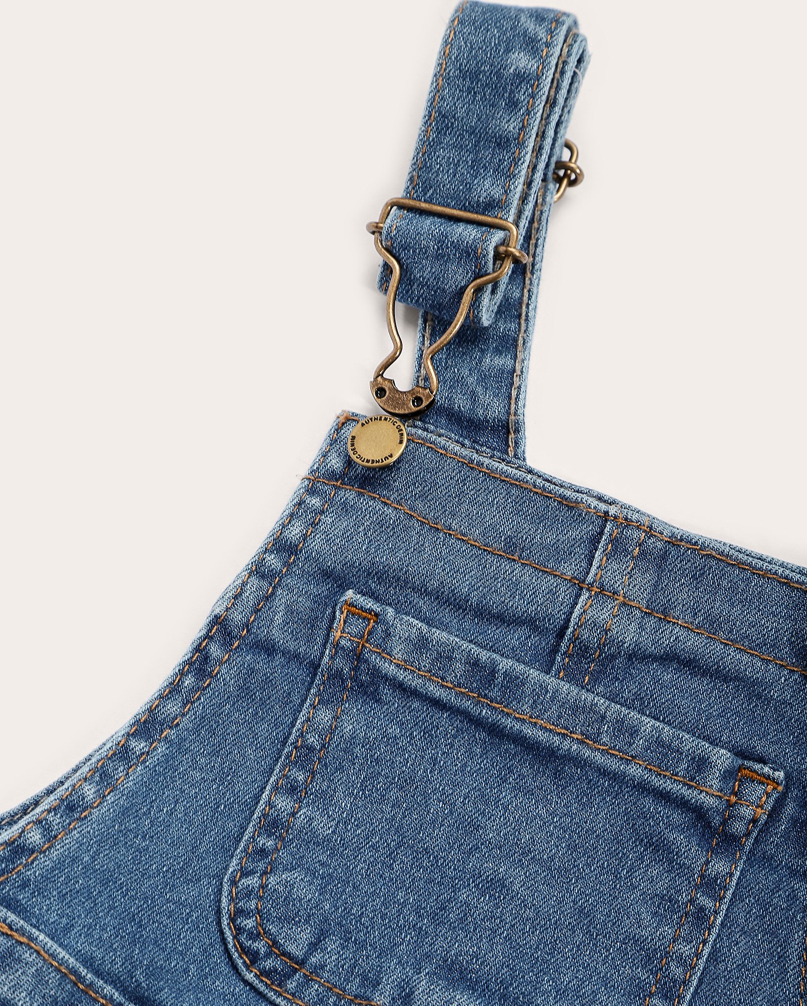 Salopete jeans infantil com bolsos cargo 1-4A denim média | Pool Kids
