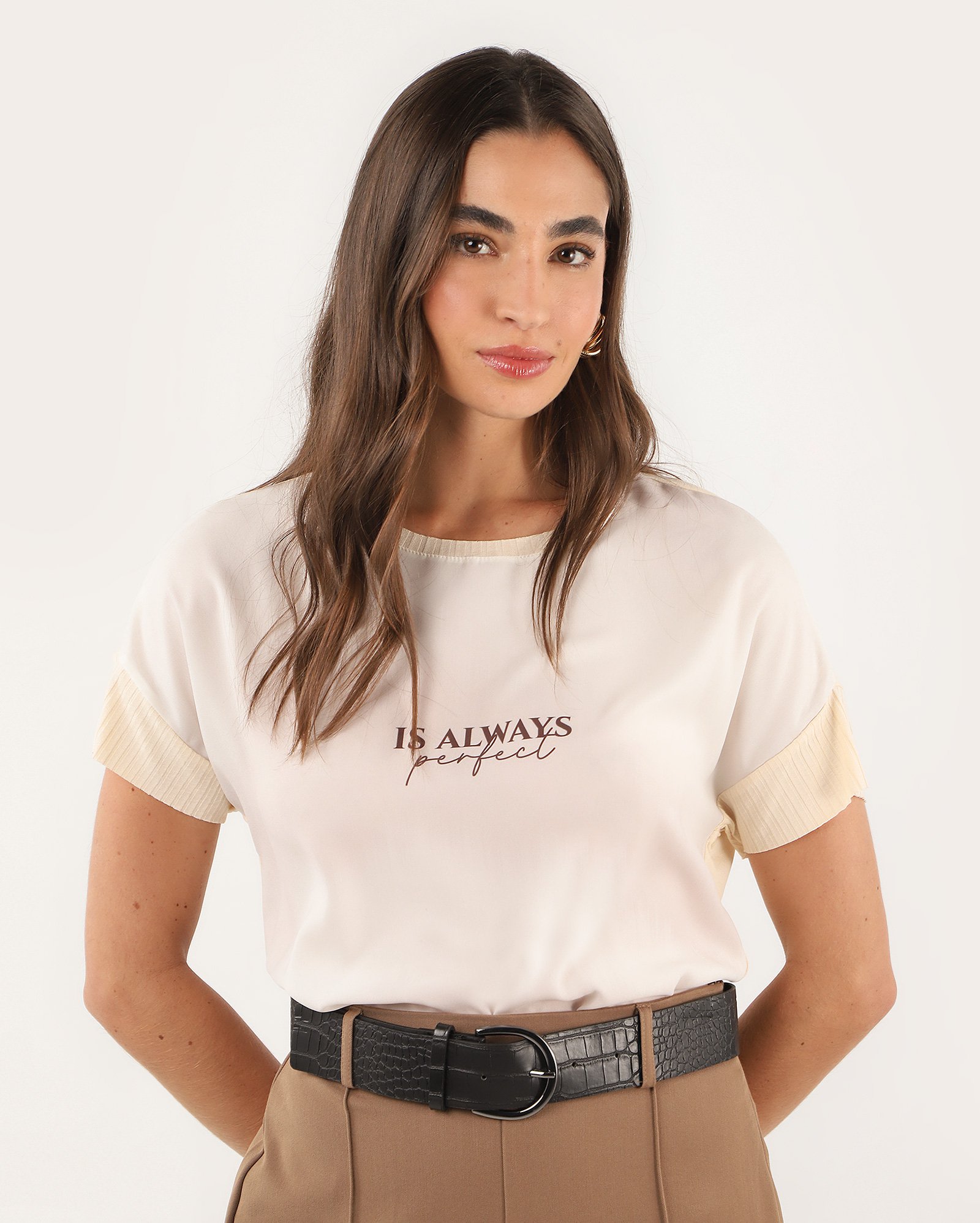 Blusa feminina Bia ampla is always perfect bege | AK by Riachuelo