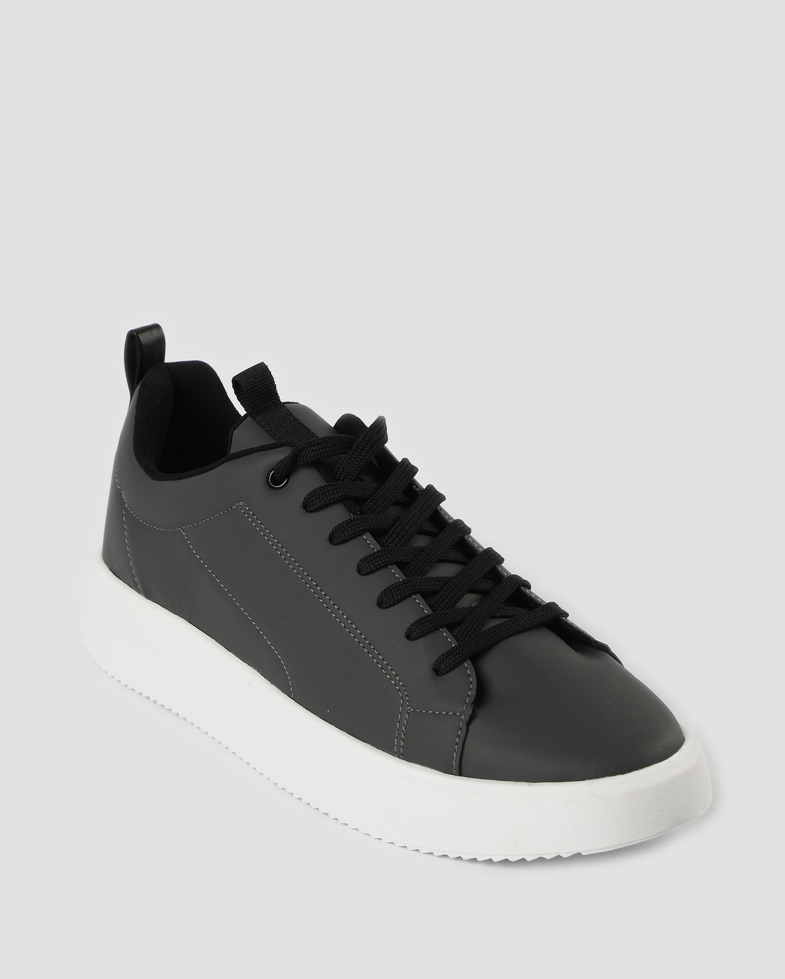 Tênis masculino casual cano baixo com pespontos cinza | Riachuelo