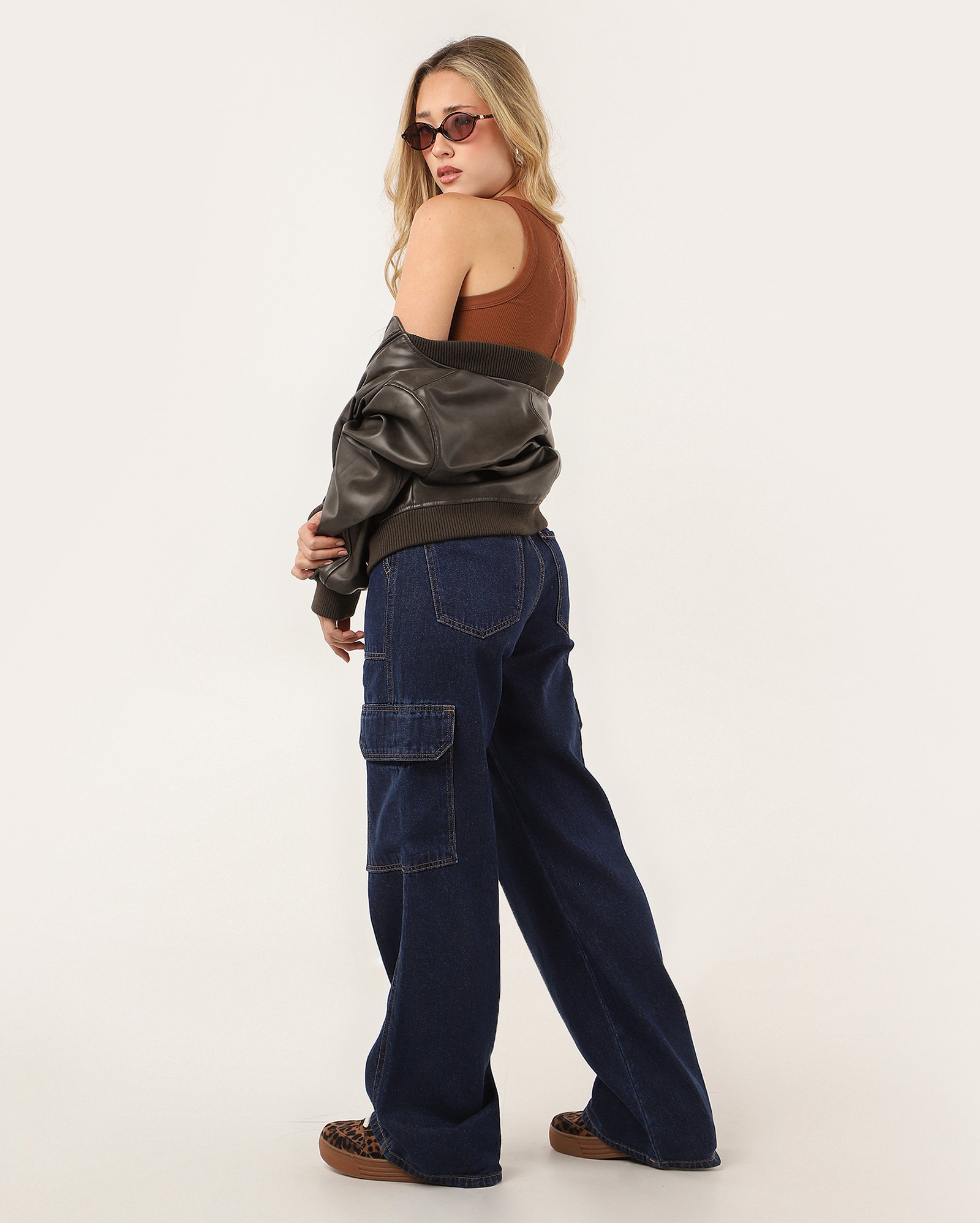 Calça jeans feminina wide leg cintura alta cargo - Jeans Escuro | Pool Jeans