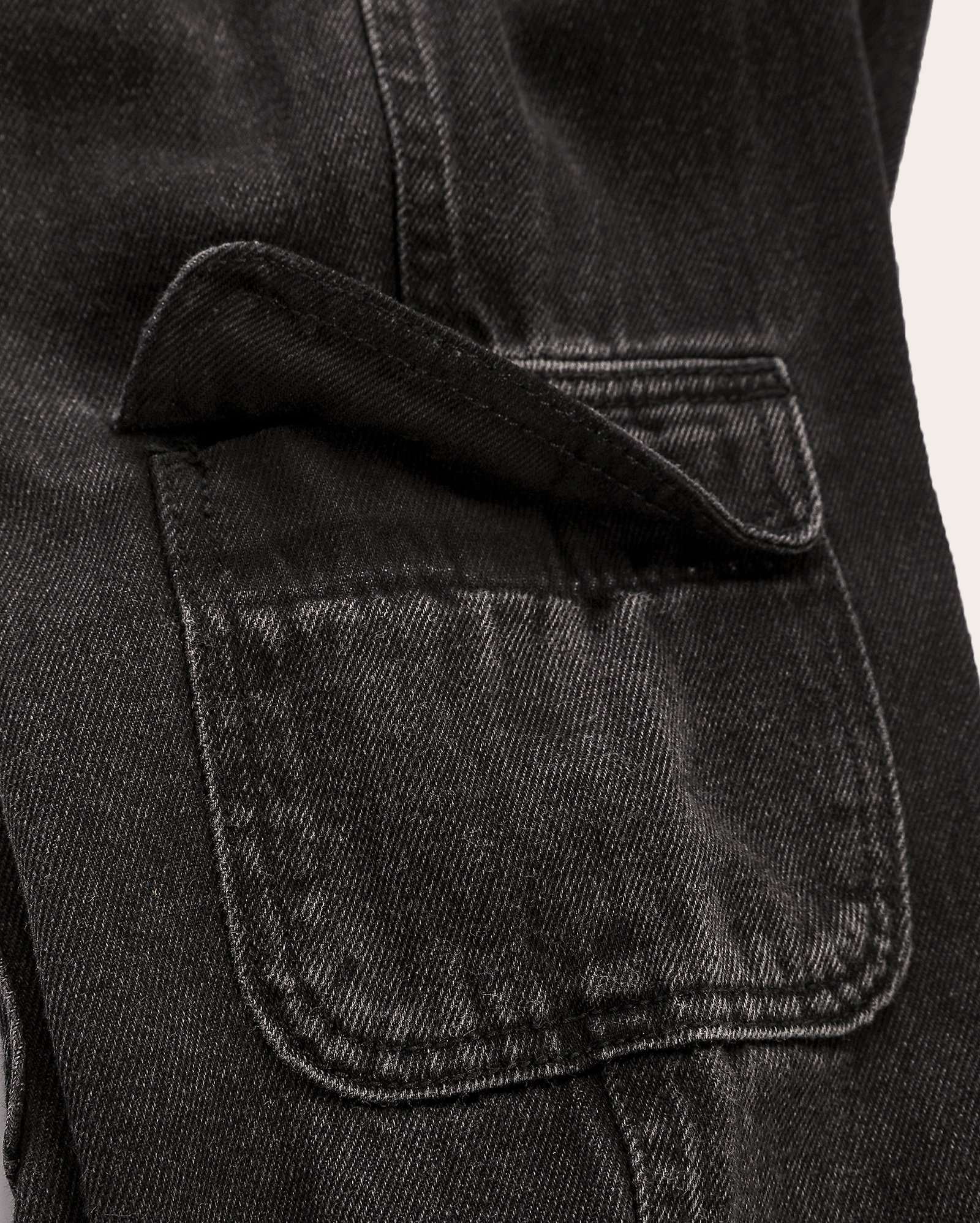 Calça black jeans infantil reta com bolsos cargo 4-10A | Pool Kids