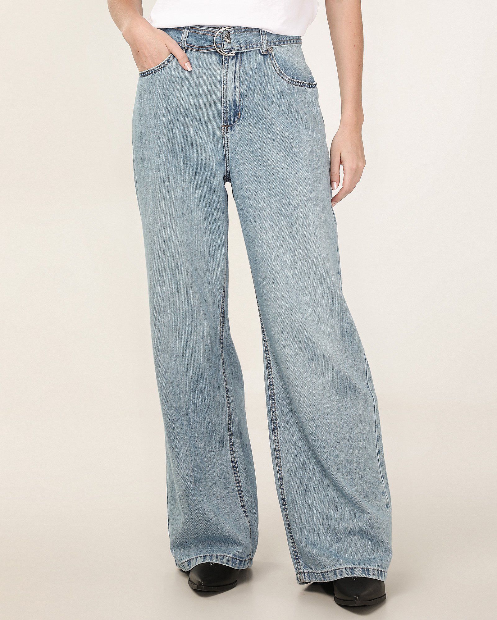 Calça jeans feminina wide leg cintura alta com cinto denim claro | Pool Jeans Premium