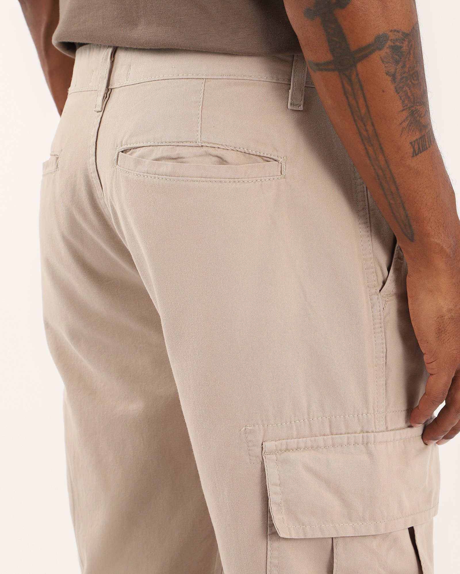 Calça sarja masculina cargo reta - Bege Claro | Pool Jeans — foto 5