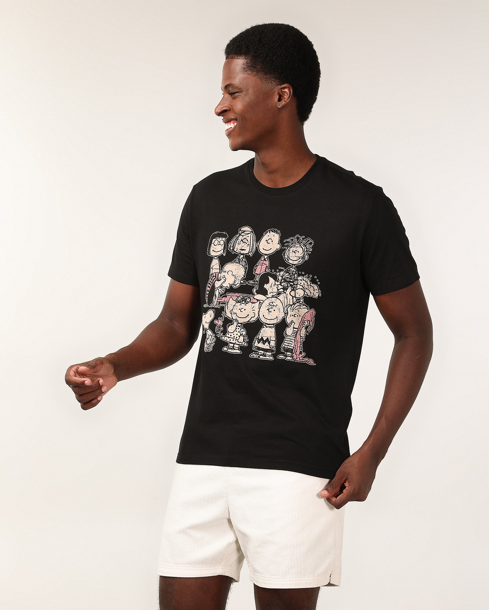 Camiseta masculina regular turma do Snoopy preta | Peanuts