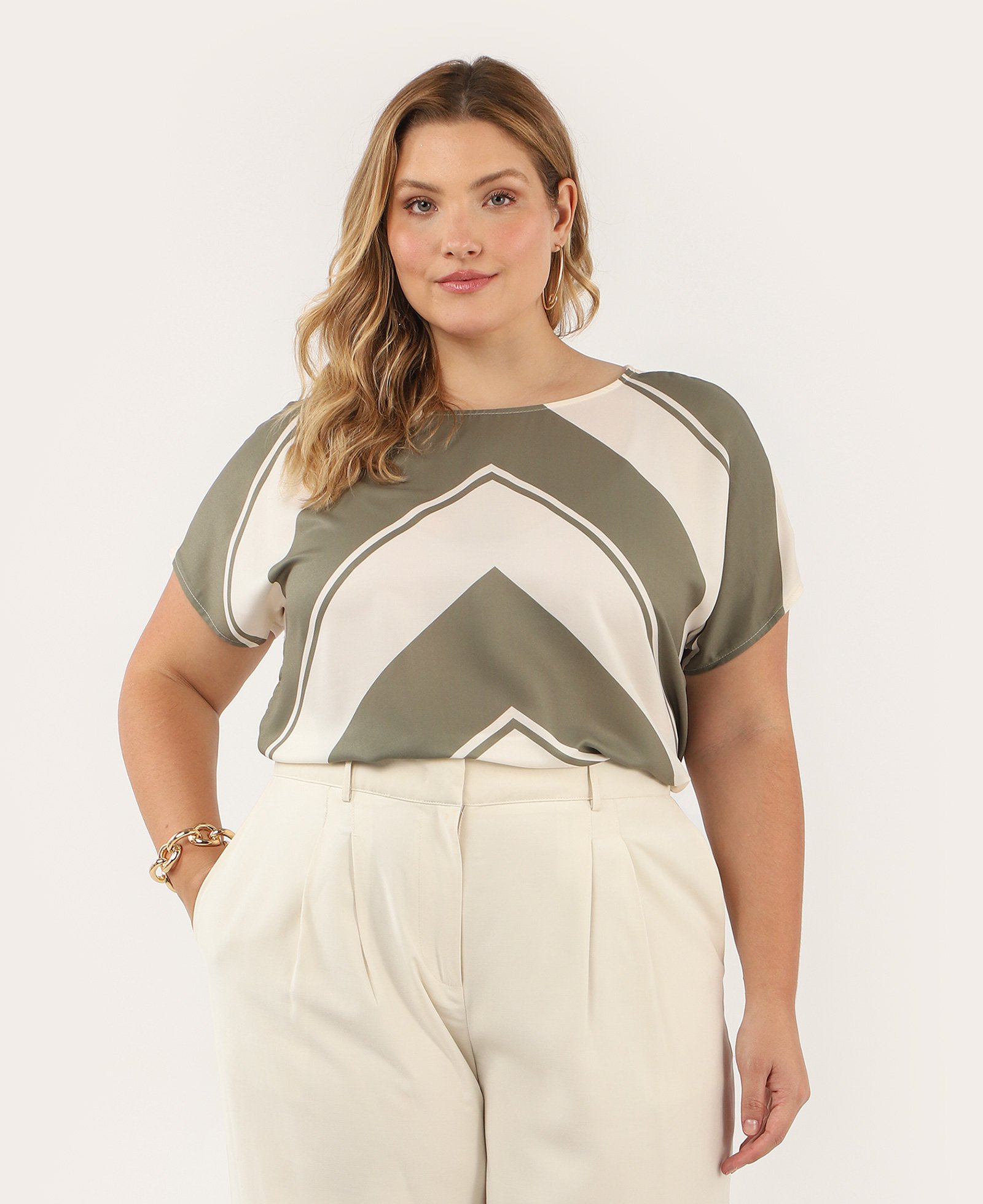 Blusa plus size feminina ampla geométrica verde | AK Plus by Riachuelo