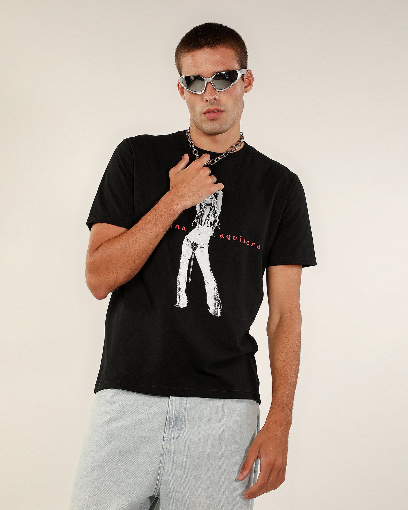 Camiseta masculina lettering artista preta | Christina Aguilera