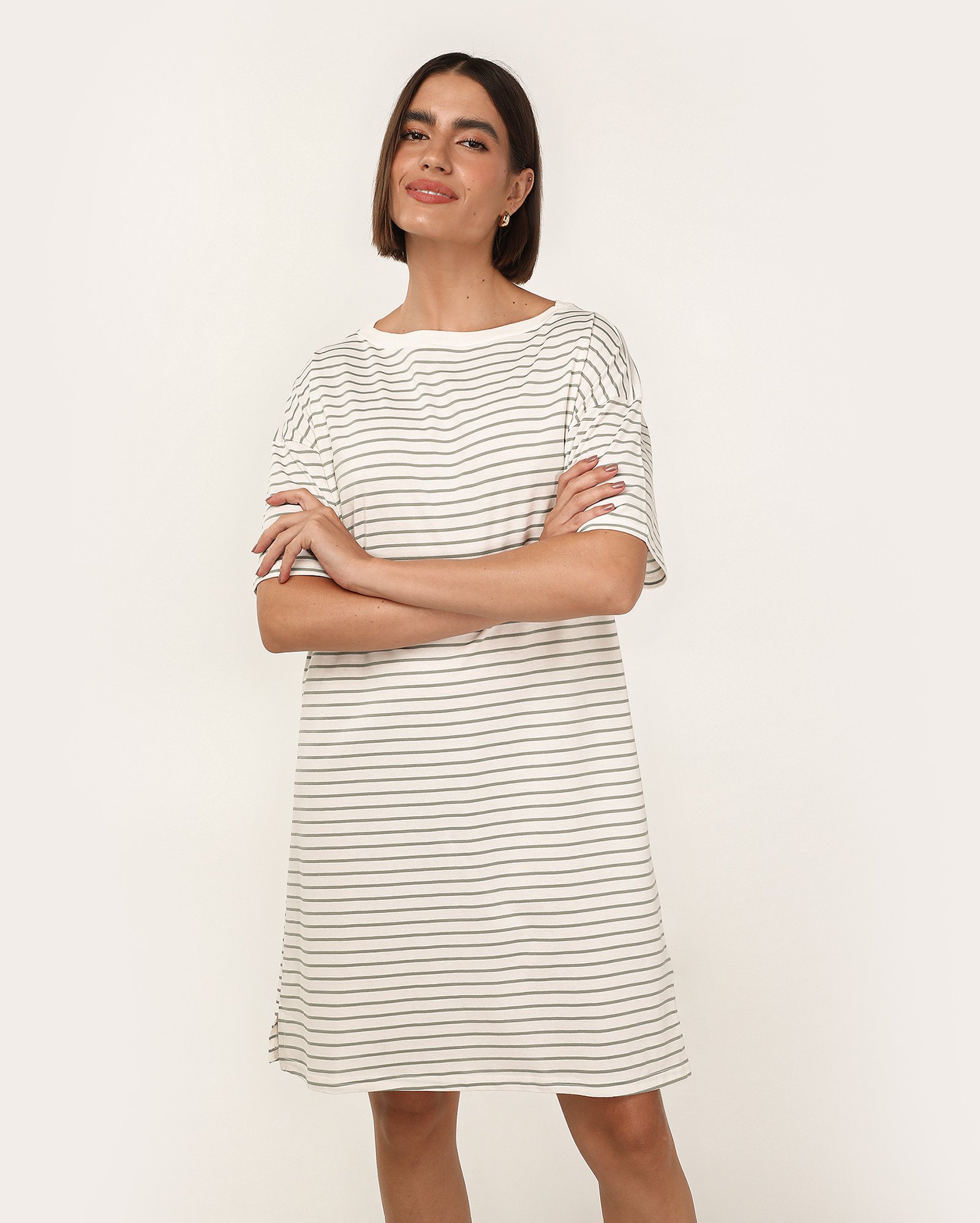Camisola manga curta ampla com listras branca | Riachuelo