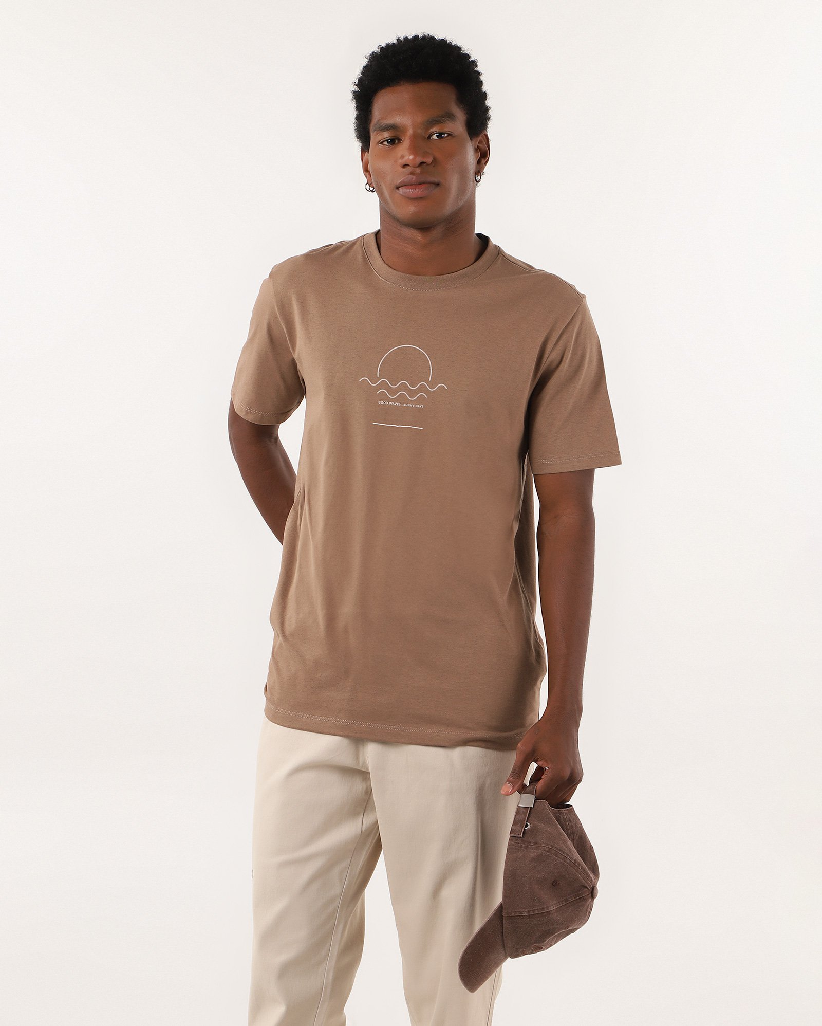 Camiseta masculina regular estampada sunny days mescla marrom | Pool